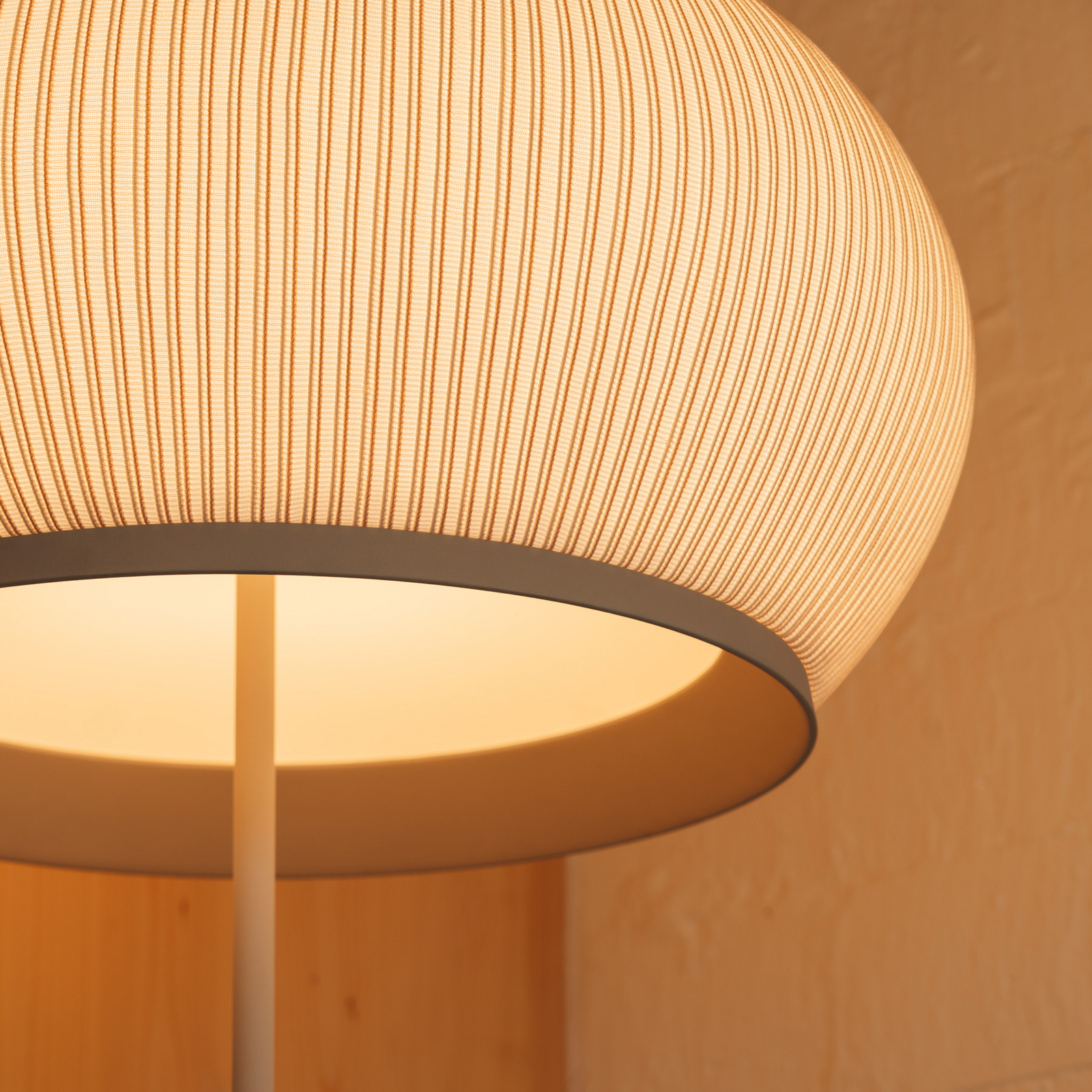 Vibia LED-stoječa svetilka KNIT, 170 x 45 cm, bež tekstil/kovina Vibia LED-stoječa svetilka KNIT, 170 x 45 cm, bež tekstil/kovina