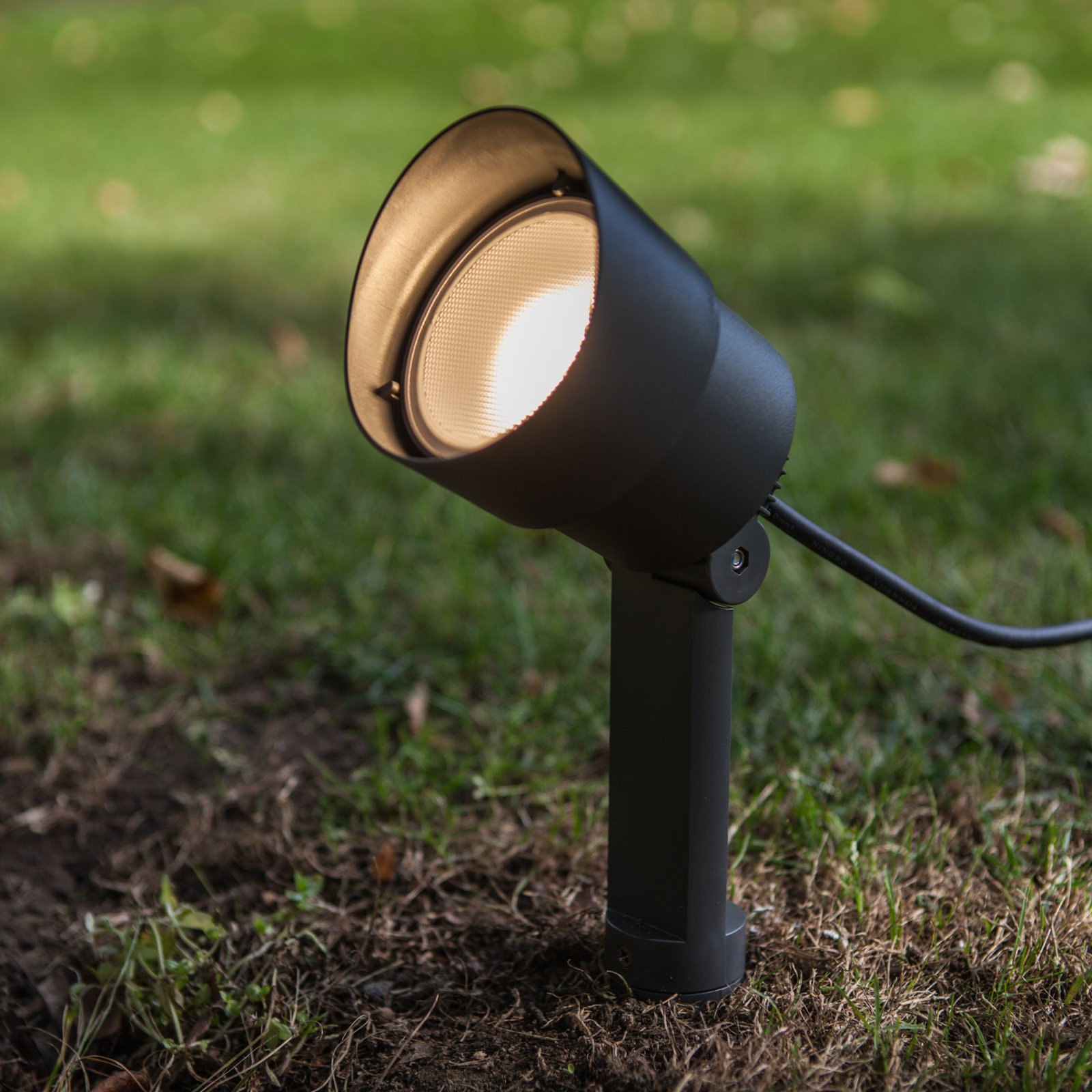 Lámpara LED con pica Explorer con cabezal de foco