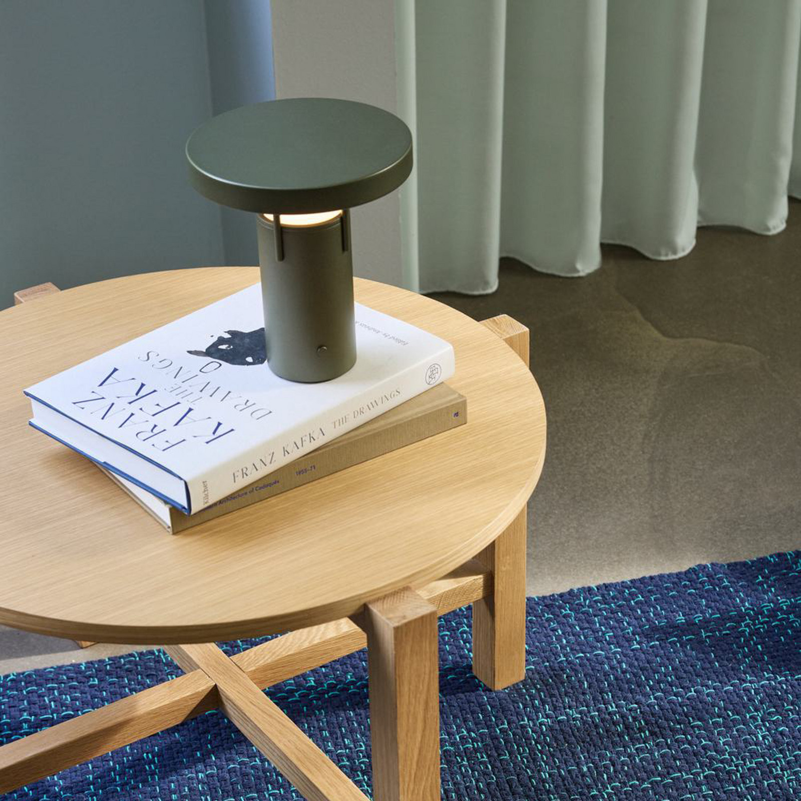 Hübsch Verde Escuro Metálico Candeeiro De Mesa Recarregável Led Bringme Mini, Verde Escuro, 20 Cm