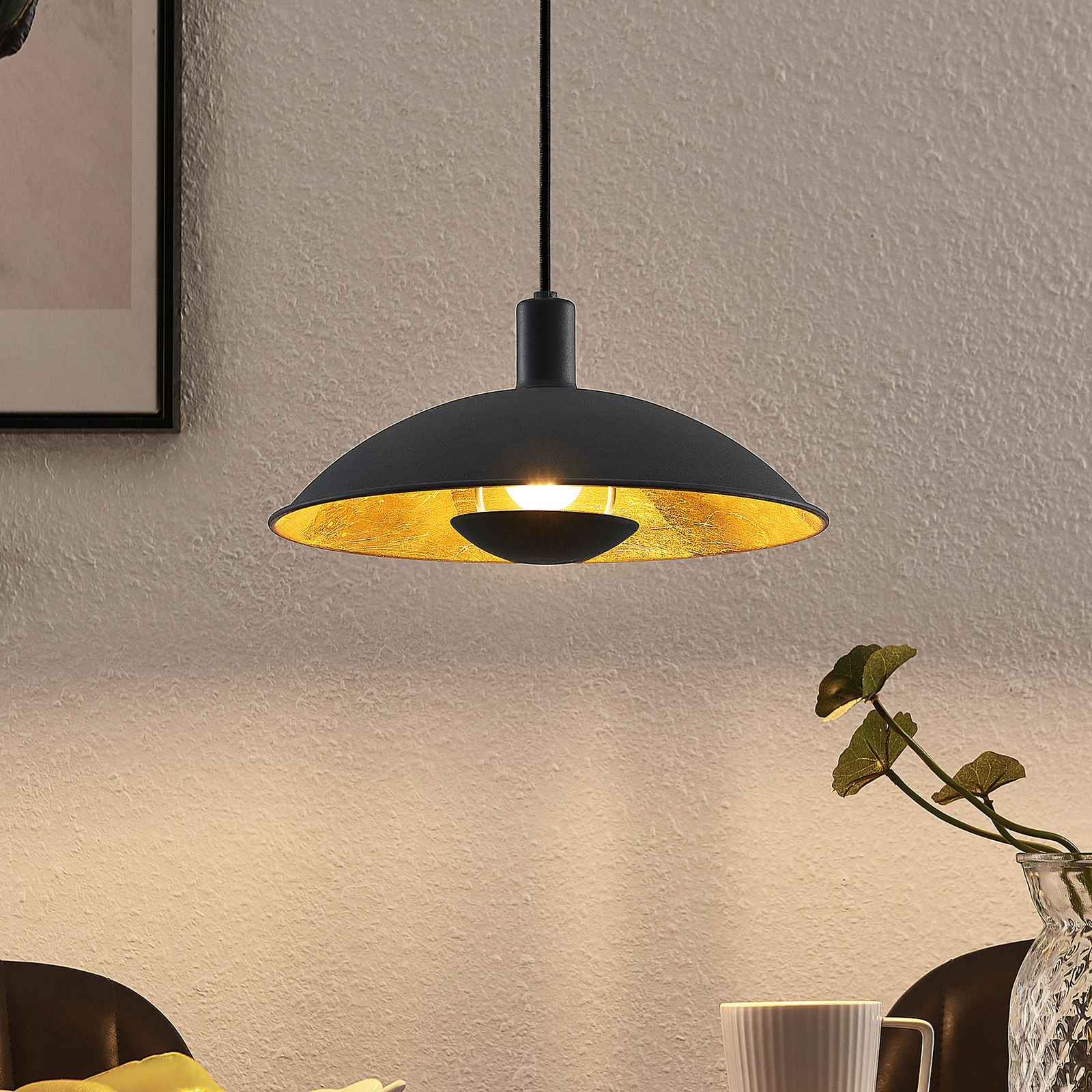 Lindby Narisara Hängelampe schwarz-gold 1fl. 30 cm