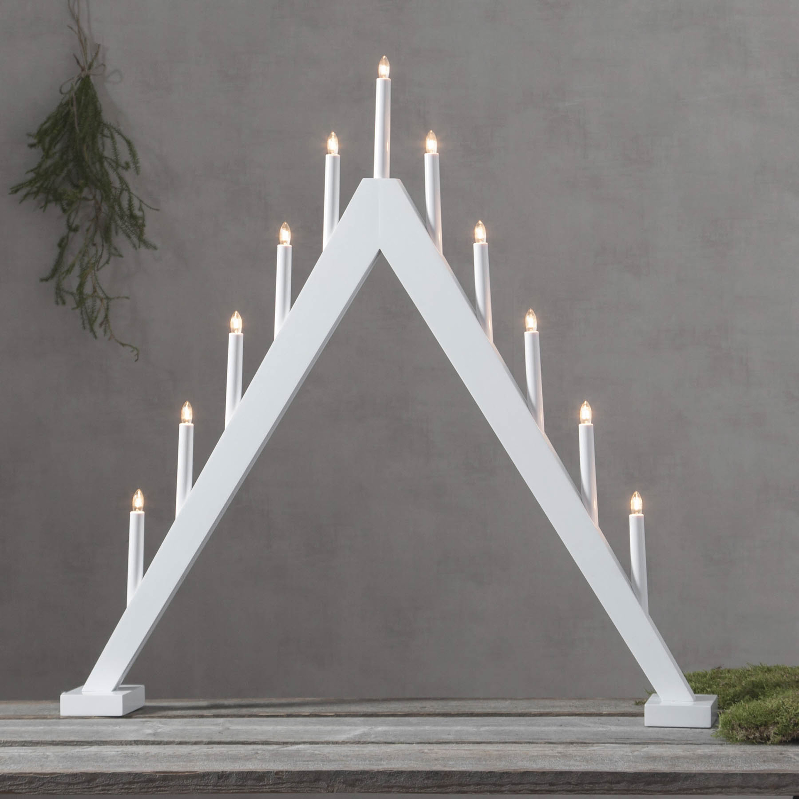 Simply designed candleholder Trill 11-bulb