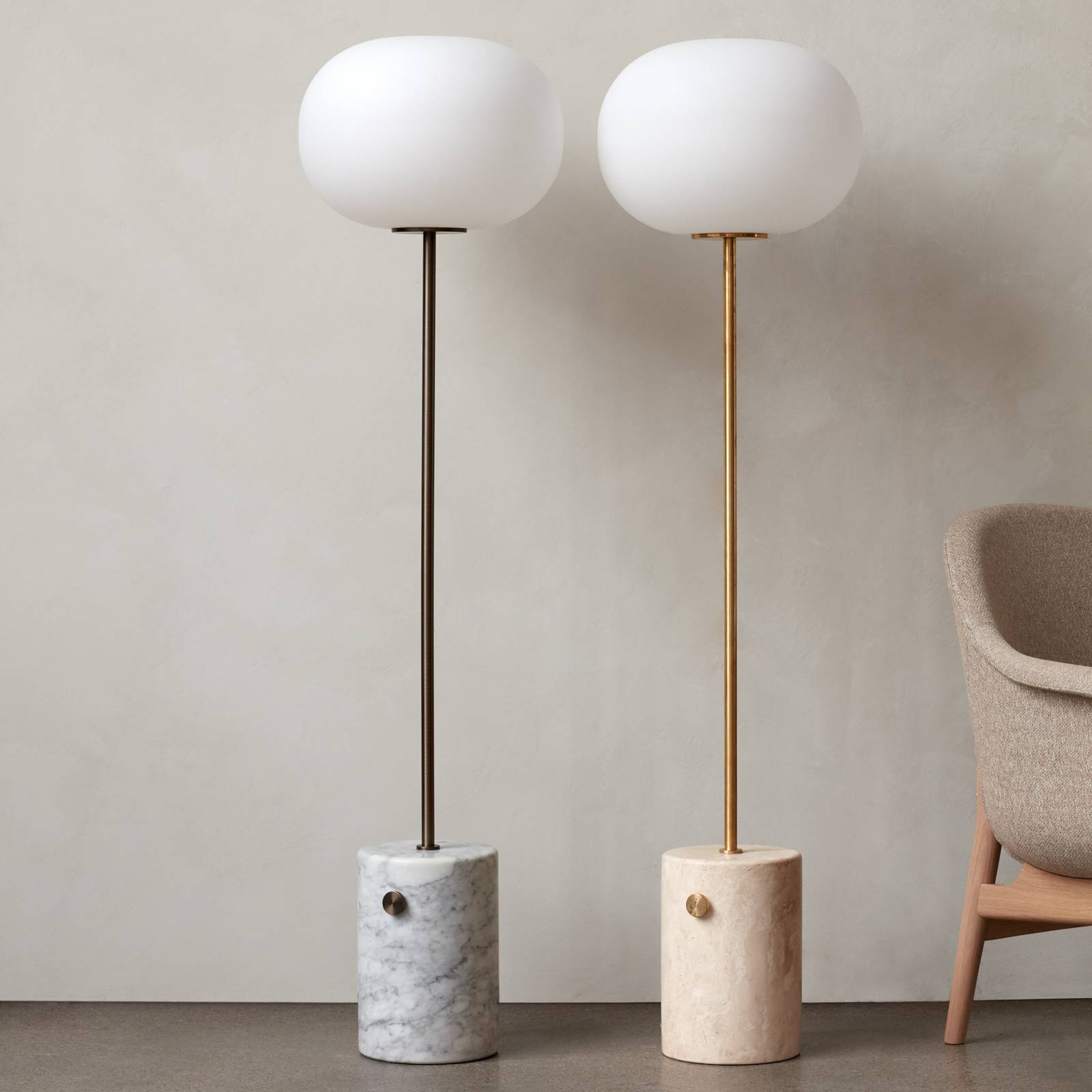 Lampa stojąca Audo JWDA, brązowo-biała, marmur, 130 cm, ściemniana.