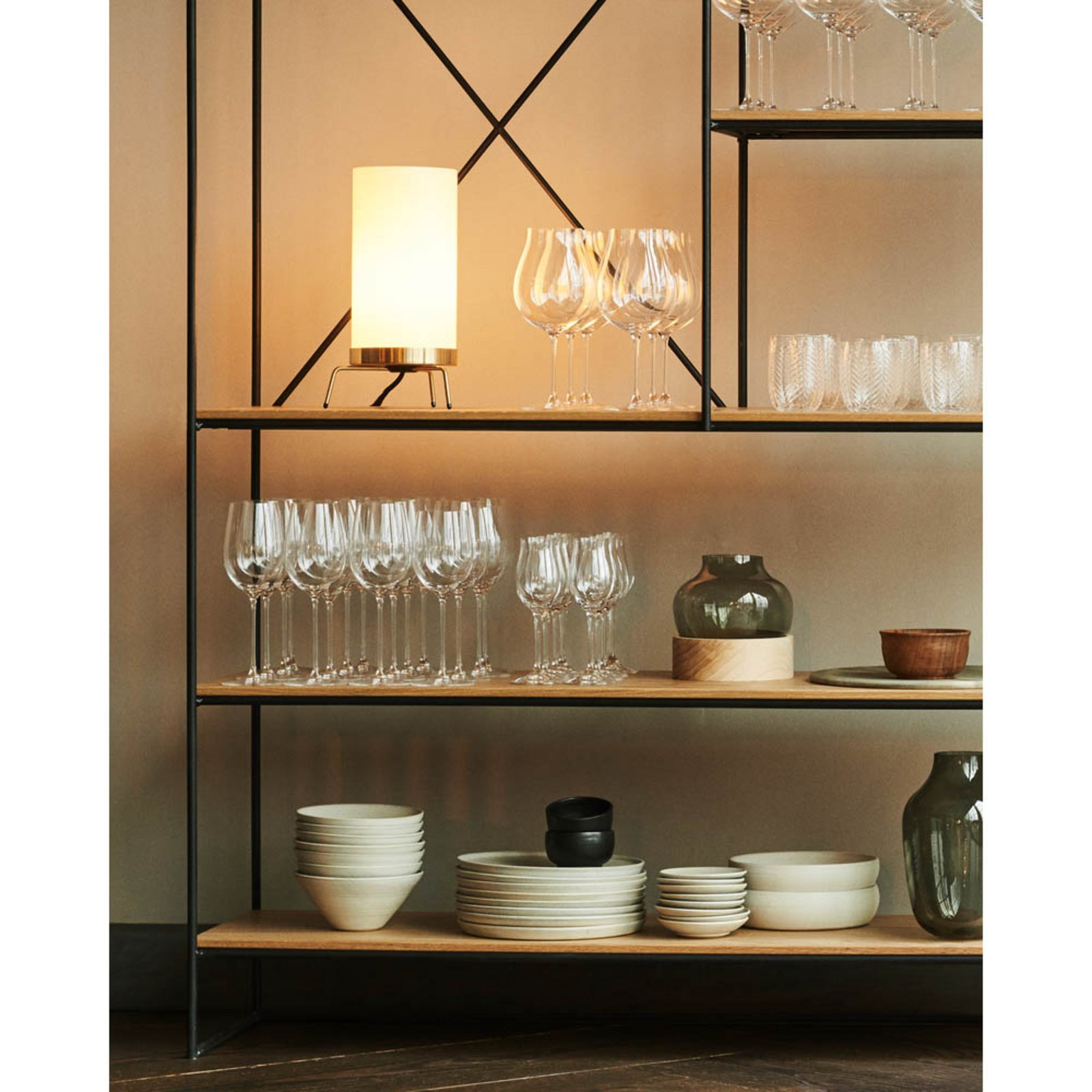 PM-02 Bordslampa Opal/Svart - Fritz Hansen