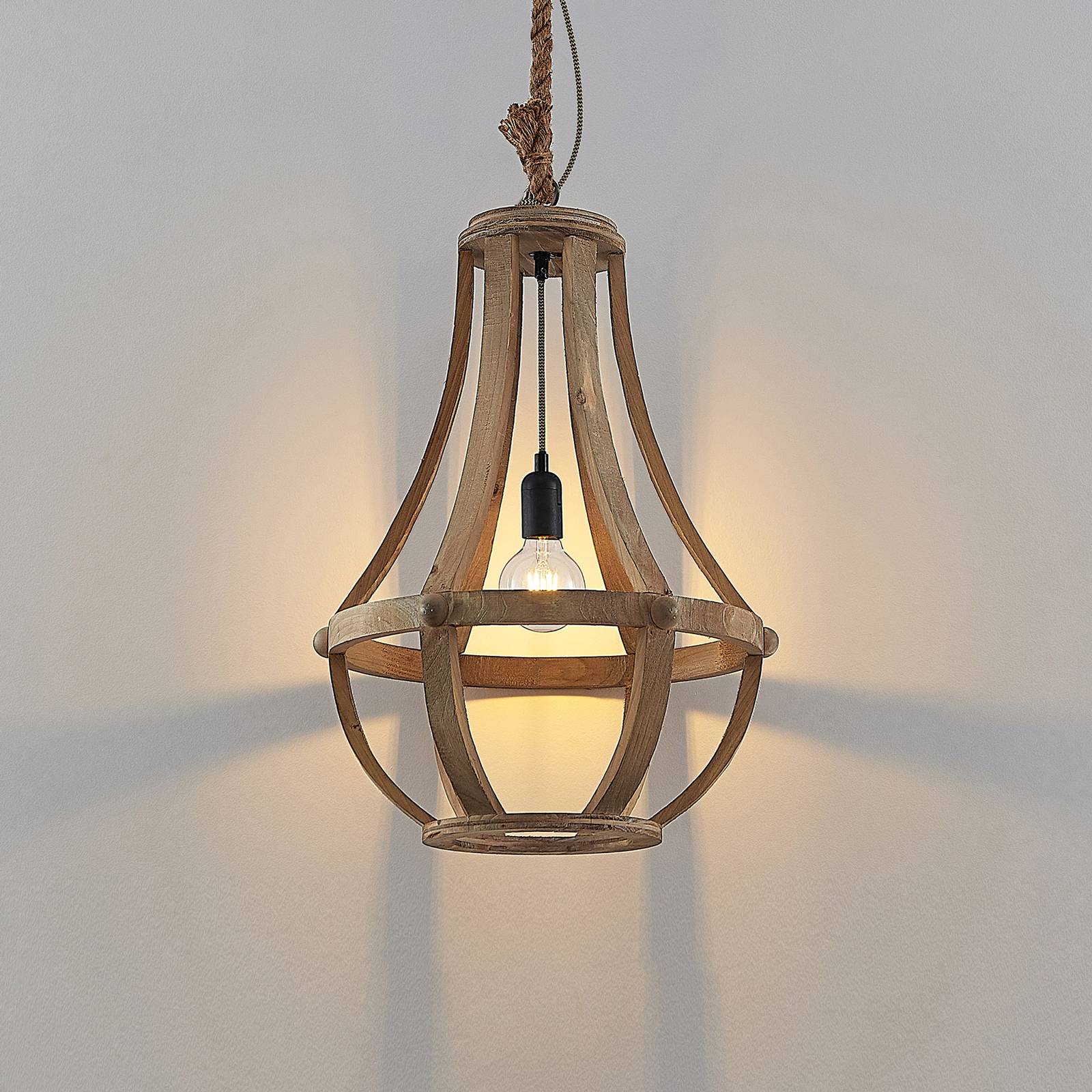 Lindby Tojaka lampa wisząca z drewna, 42 cm