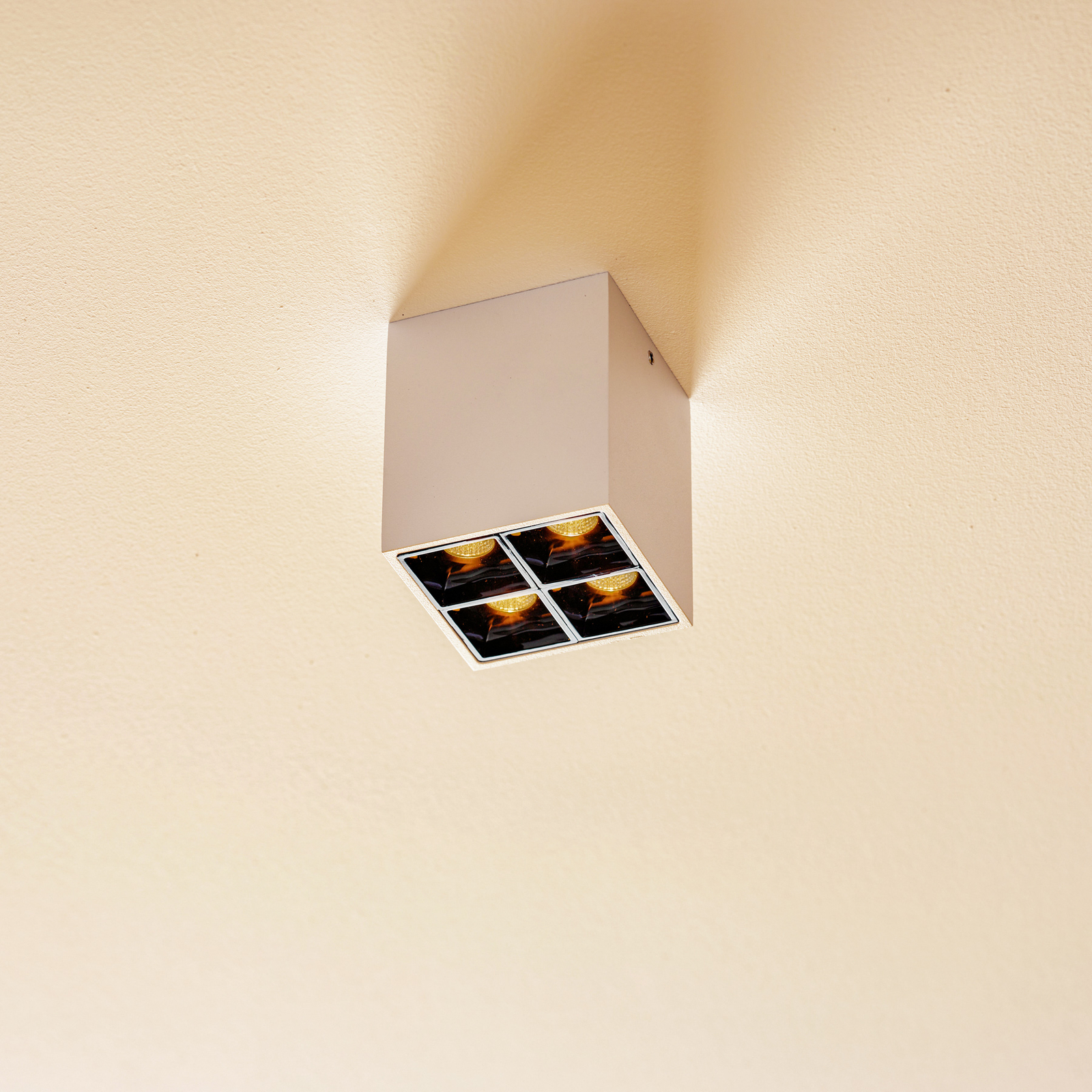 Liro LED ceiling spotlight white/black 34° 2,700 K