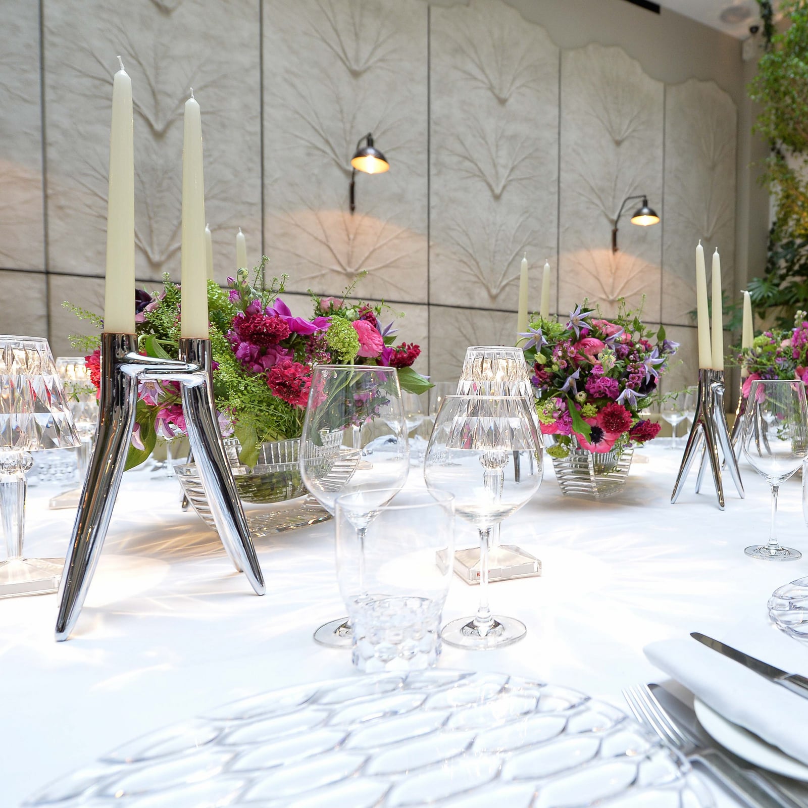 Abbracciaio candle holder, silver, height 25 cm, aluminium - Kartell