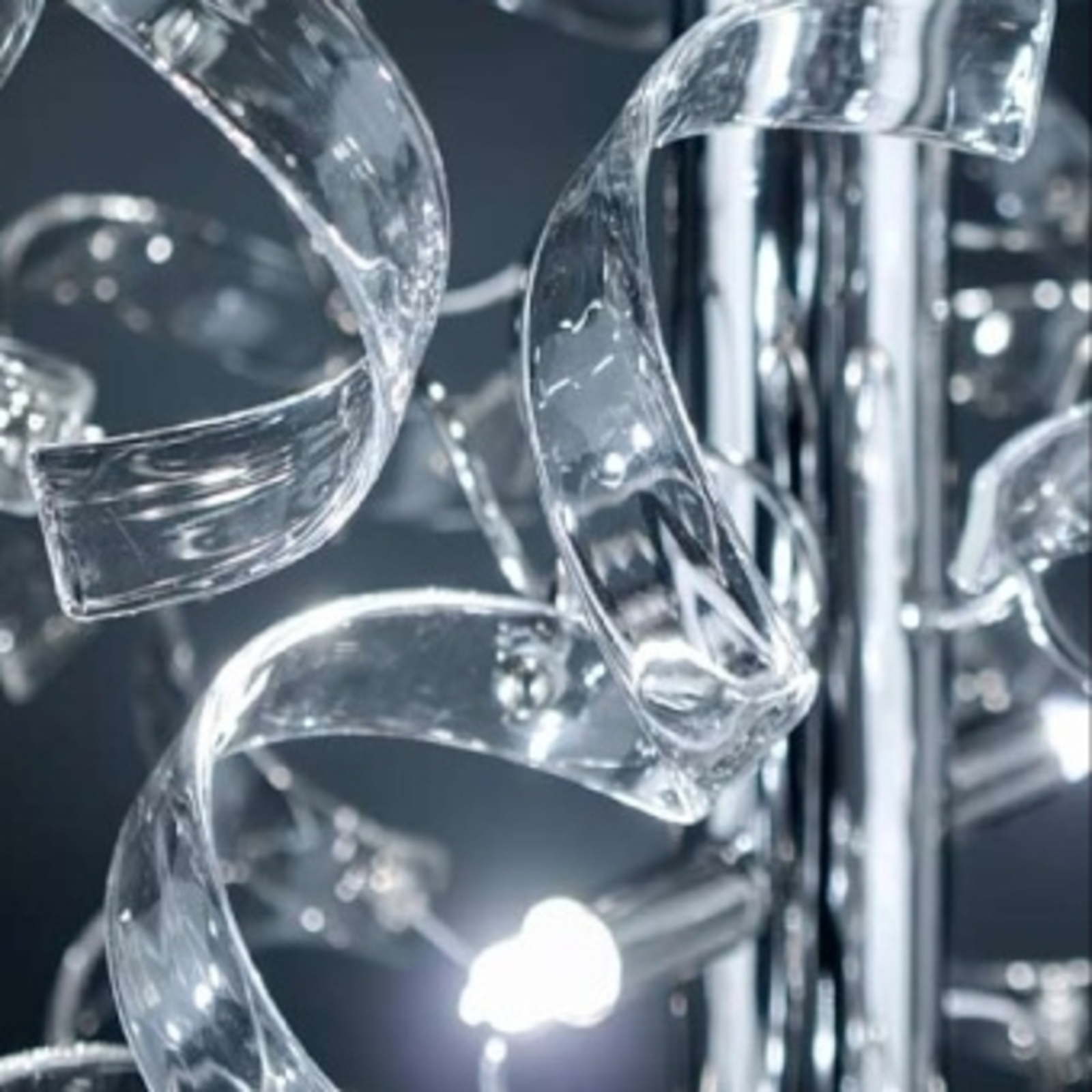 Golvlampa Crystal med dekorerad stav