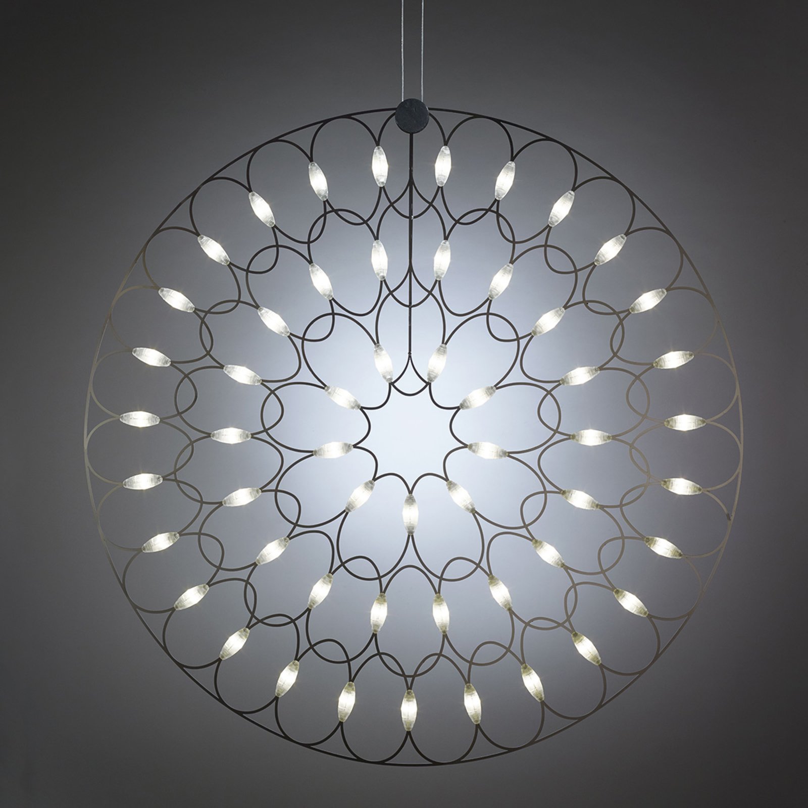 Lafra - eine LED-Pendelleuchte wie ein Mandala