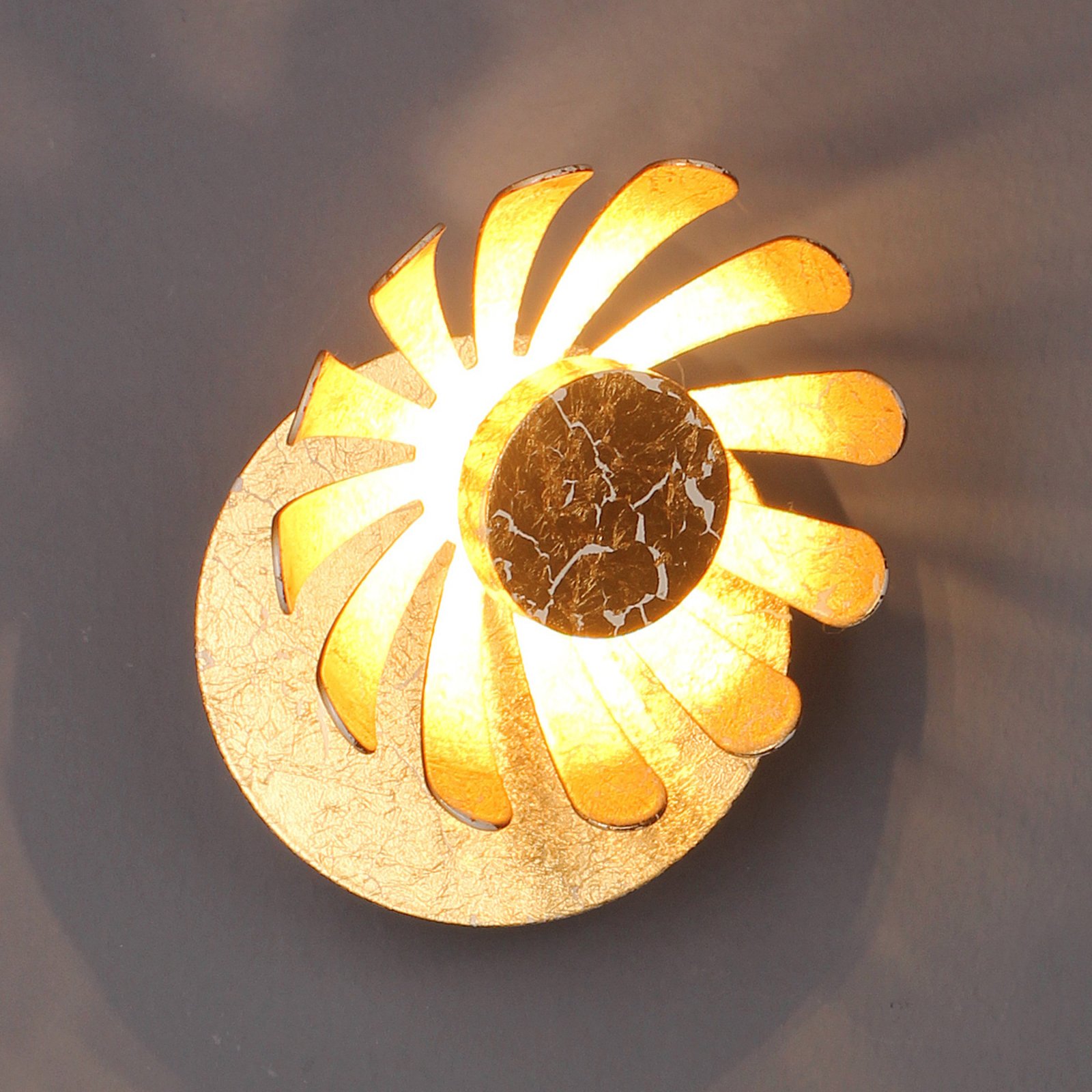 Bloom LED wall light, gold