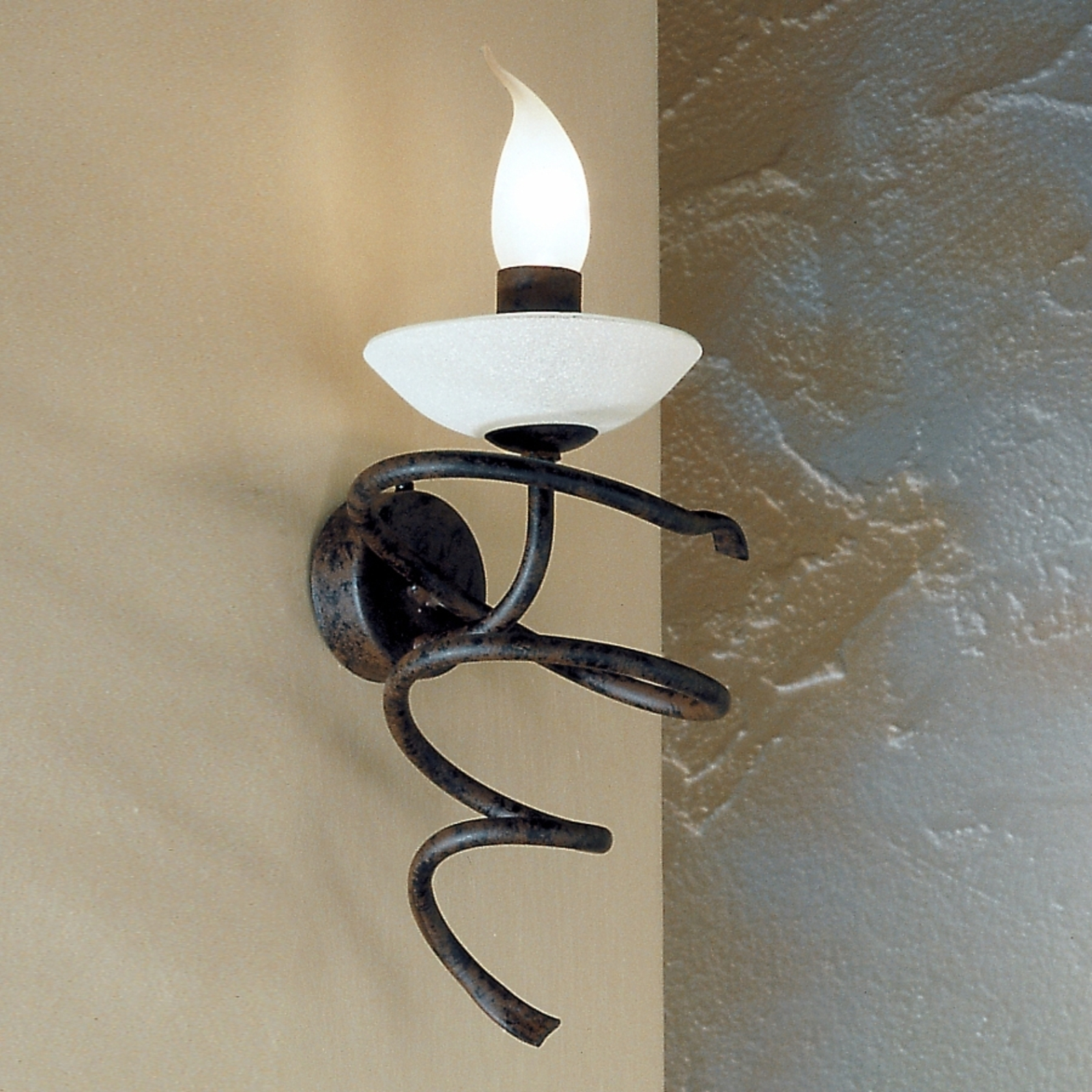 Vegglampe Vera antikkbrunt scavo-glass 1-lampe