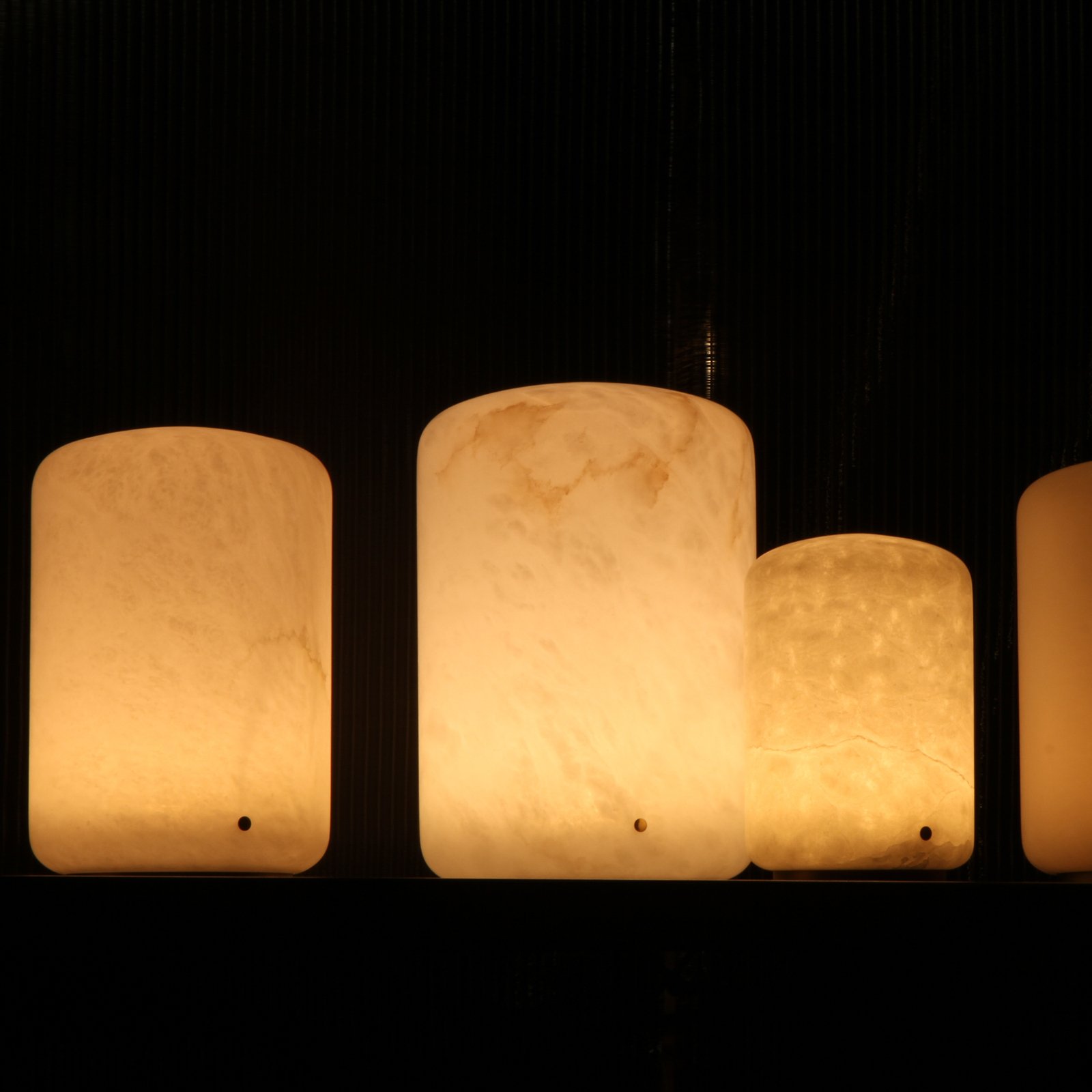 Capsule Lámpara de mesa LED de alabastro Altura 25,2 cm