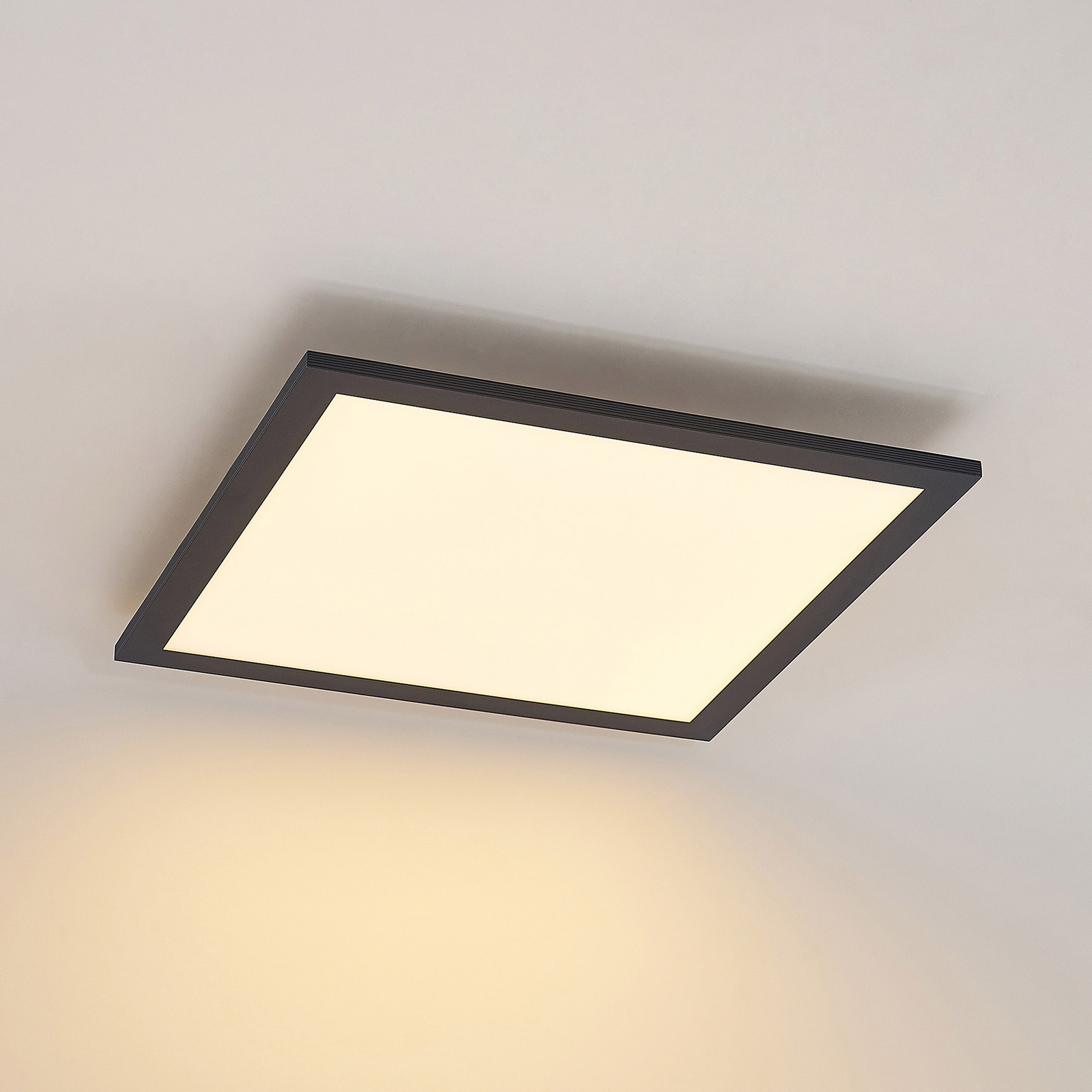 Lindby Nelios LED-taklampe, CCT 40 x 40 cm