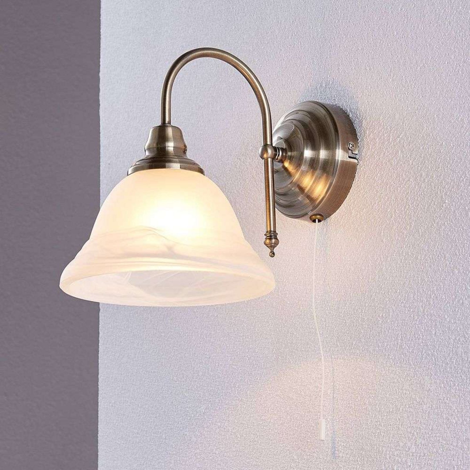 Hanna Zidna lampa Antique Mesing/Opal - Lindby