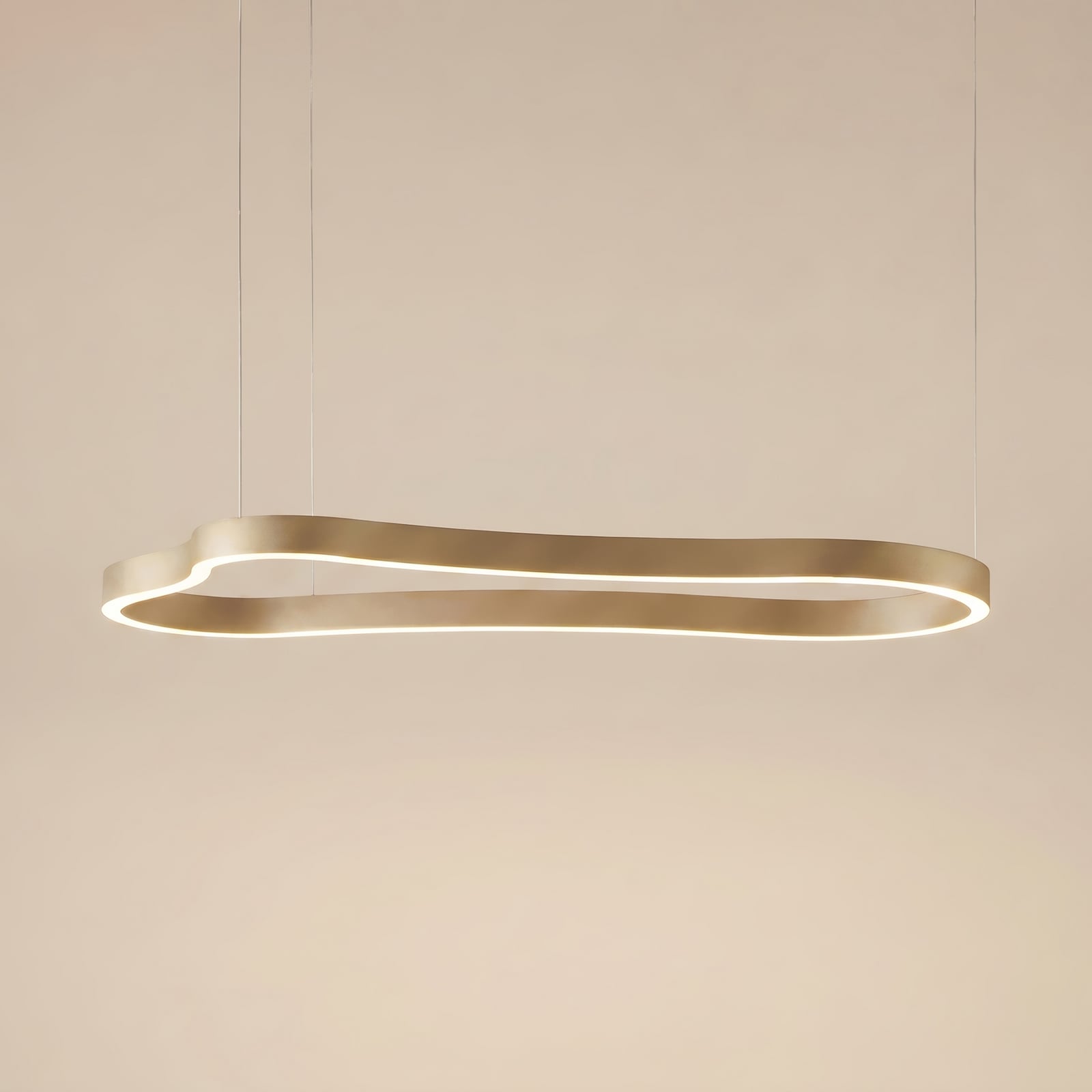 Żyrandol LED Lucande Vikali, złota, CCT, ściemniany, 90 x 45 cm