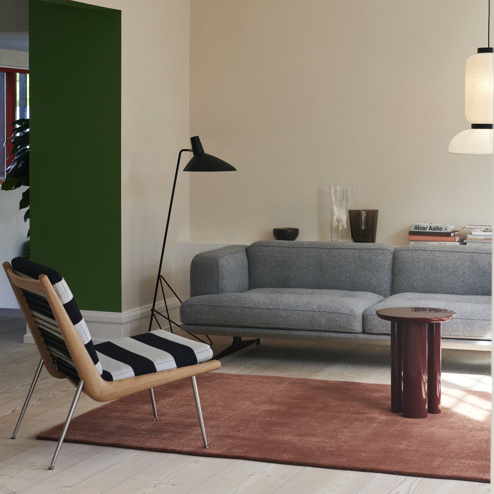 Tripod HM8 Stehleuchte Matt Black - &Tradition