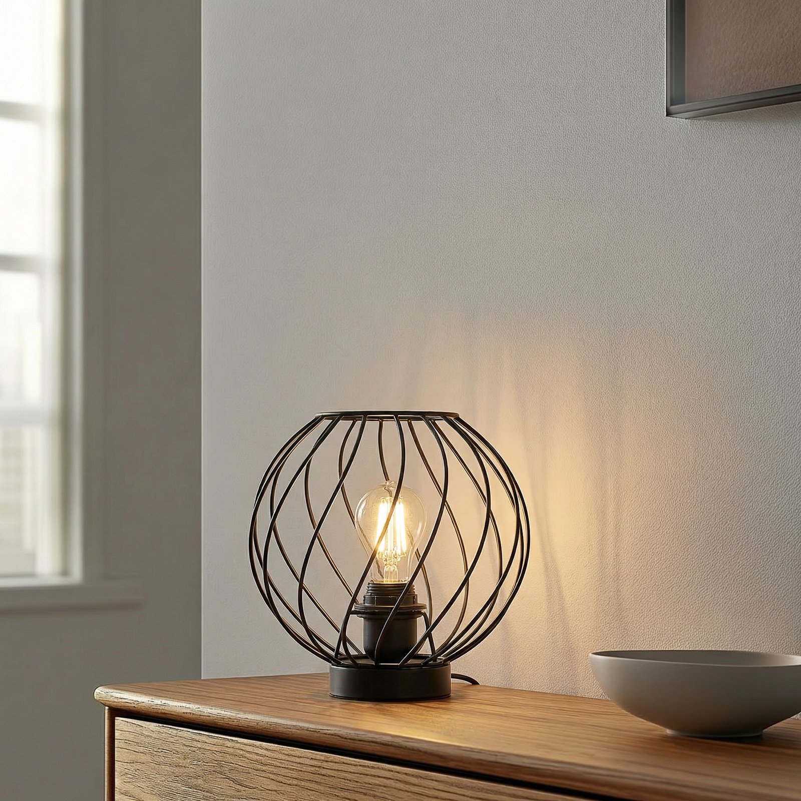 Lindby table lamp Danika, black, metal, Ø 25 cm