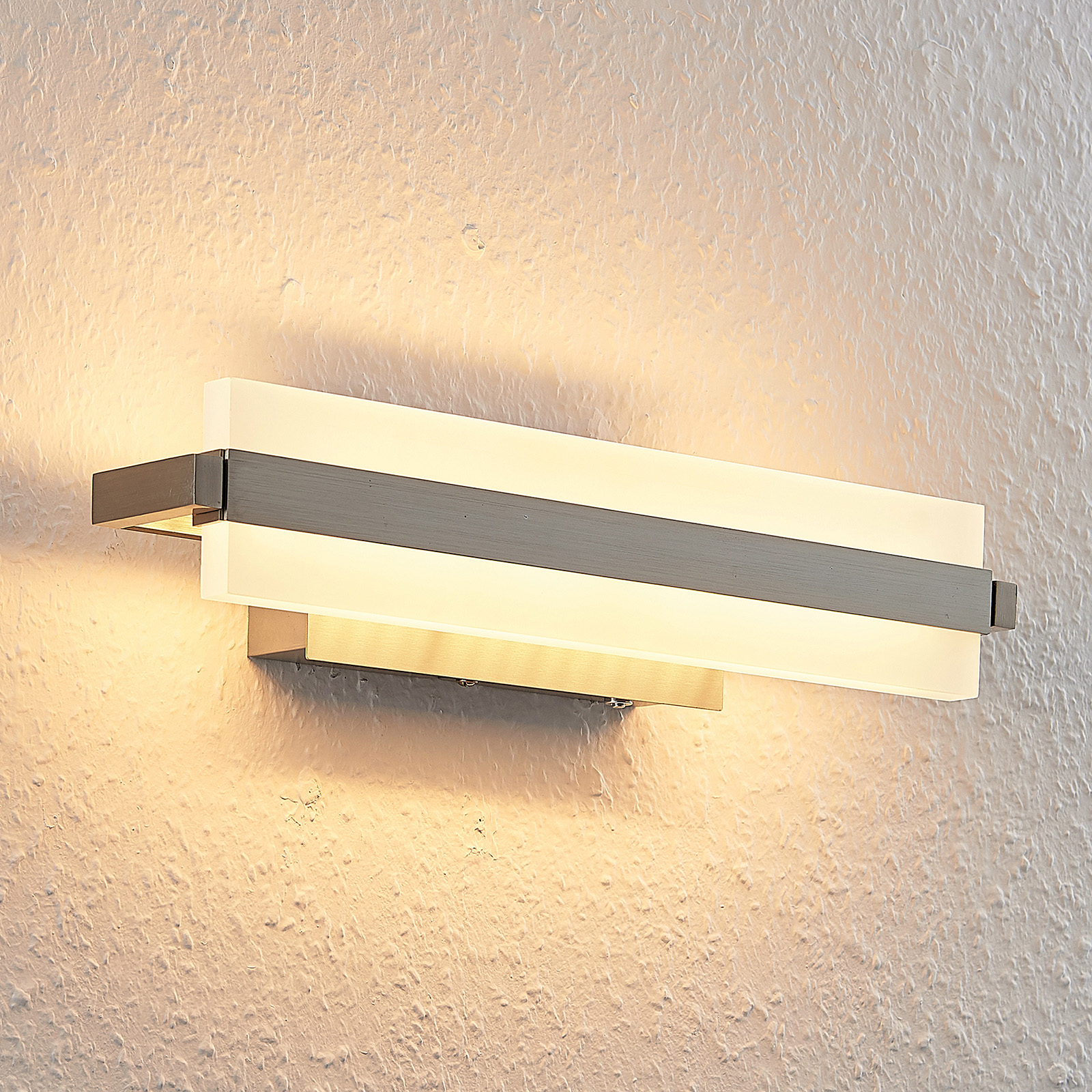 Lindby Vaska LED mirror light, 35 cm, for Hallway, Iron, acrylic, 7.9 W, energy efficiency: A+, W: 35 cm, H: 8 cm