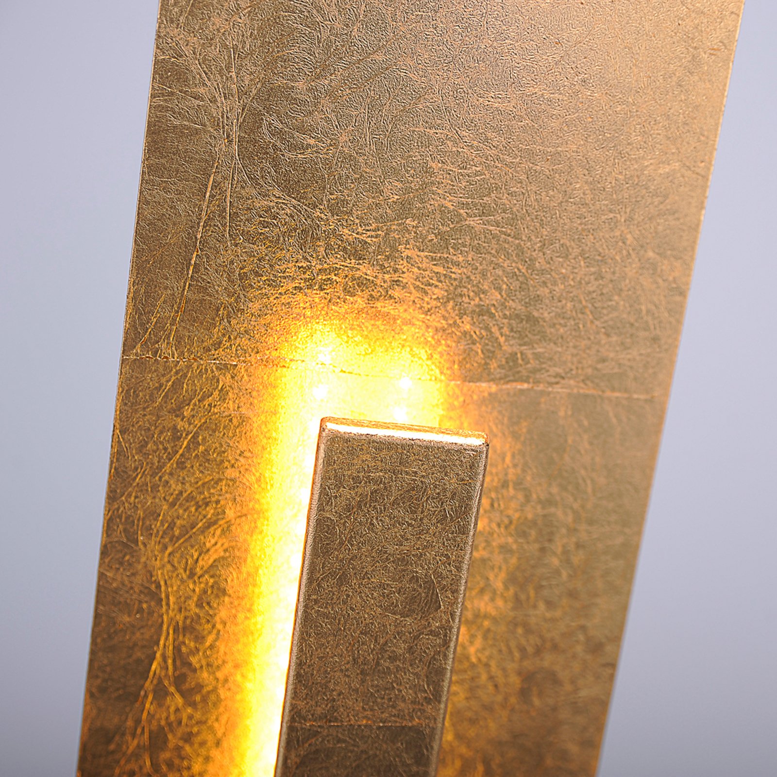Lámpara de pie LED Nevis con aspecto de pan de oro