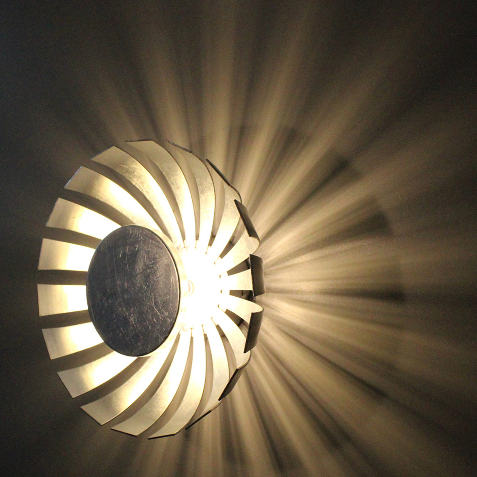 LED-vegglampe Flare Large, sølv