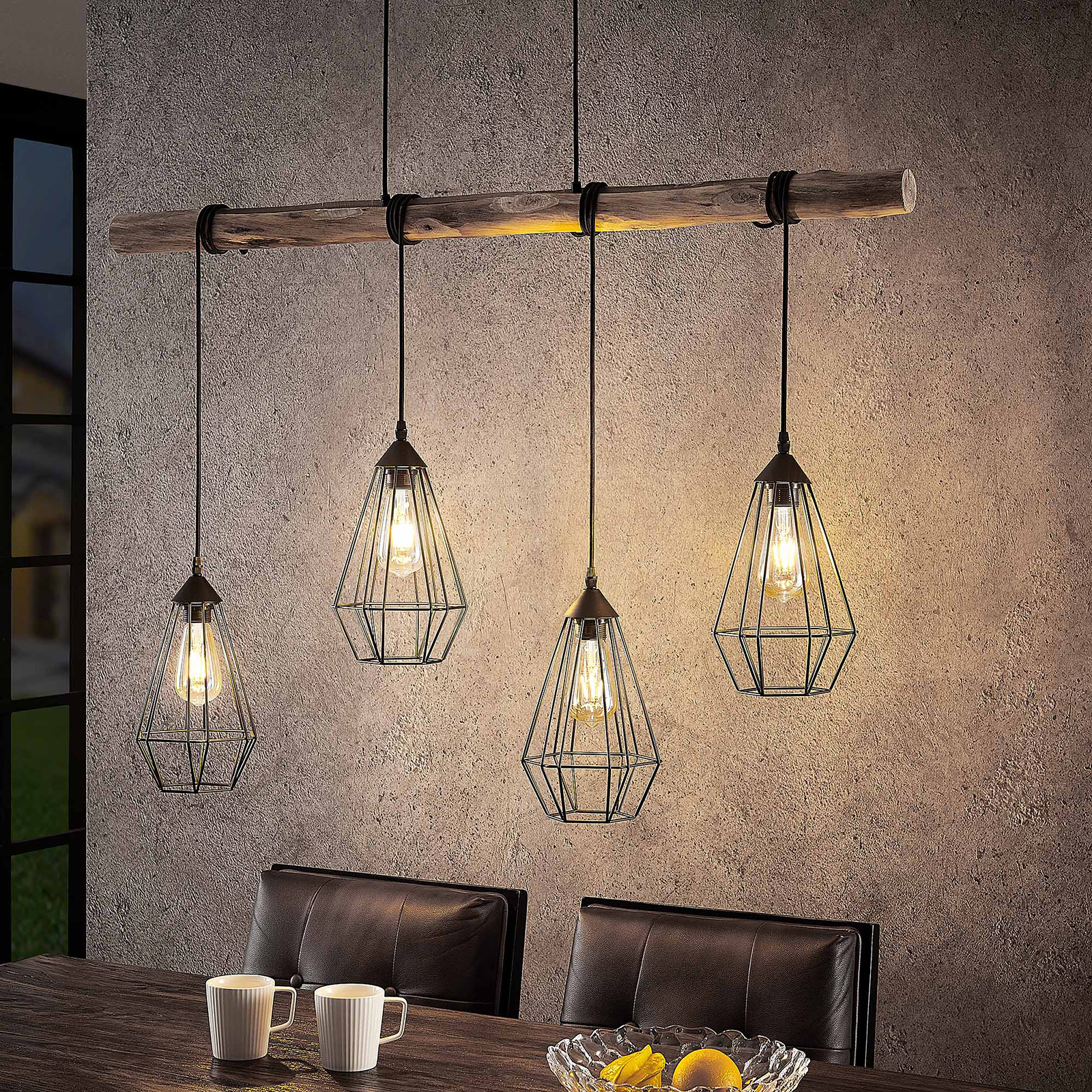 Lindby Eldarion hanglamp met houten balk, 4-lamps