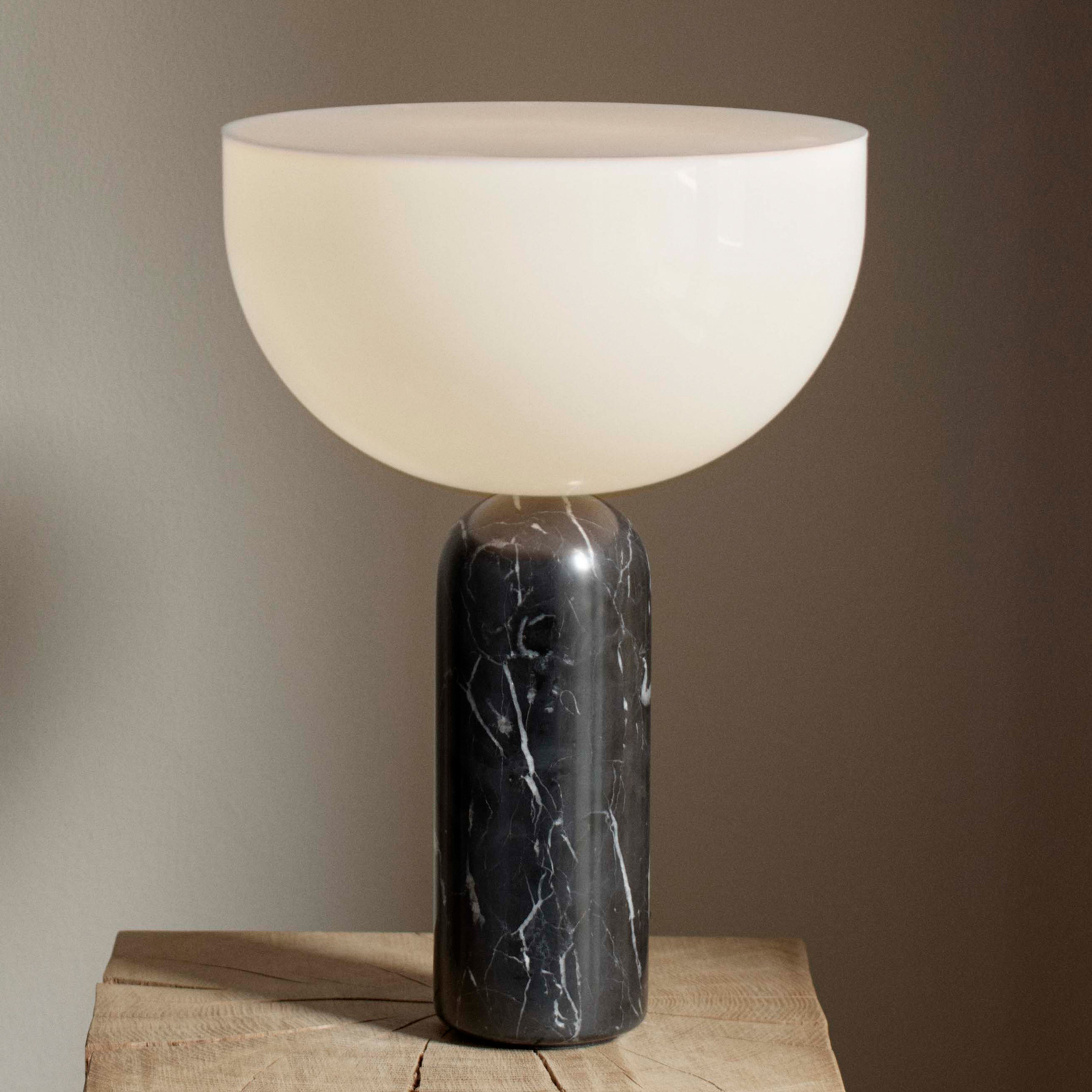 New Works Kizu Small Tischleuchte aus Marmor