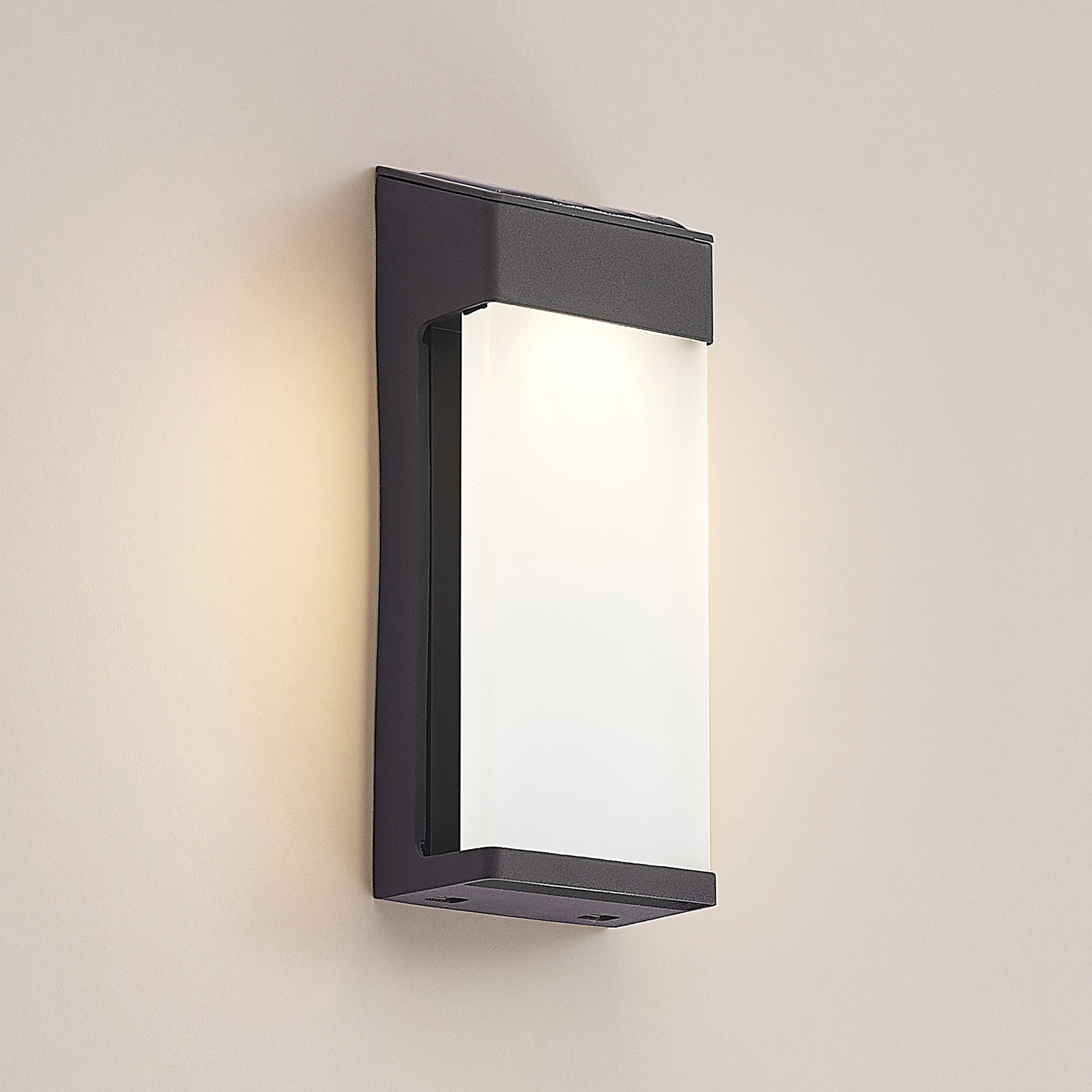 Lindby Kendrik LED-Solarwandleuchte, schwarz