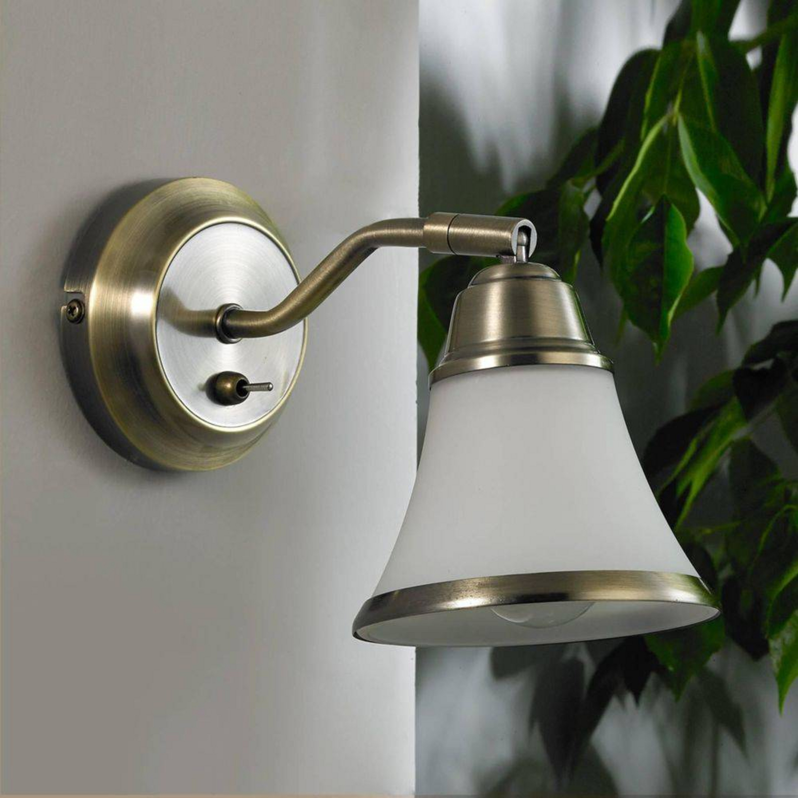 Marita Aplique de Pared White/Antique Brass - Lindby