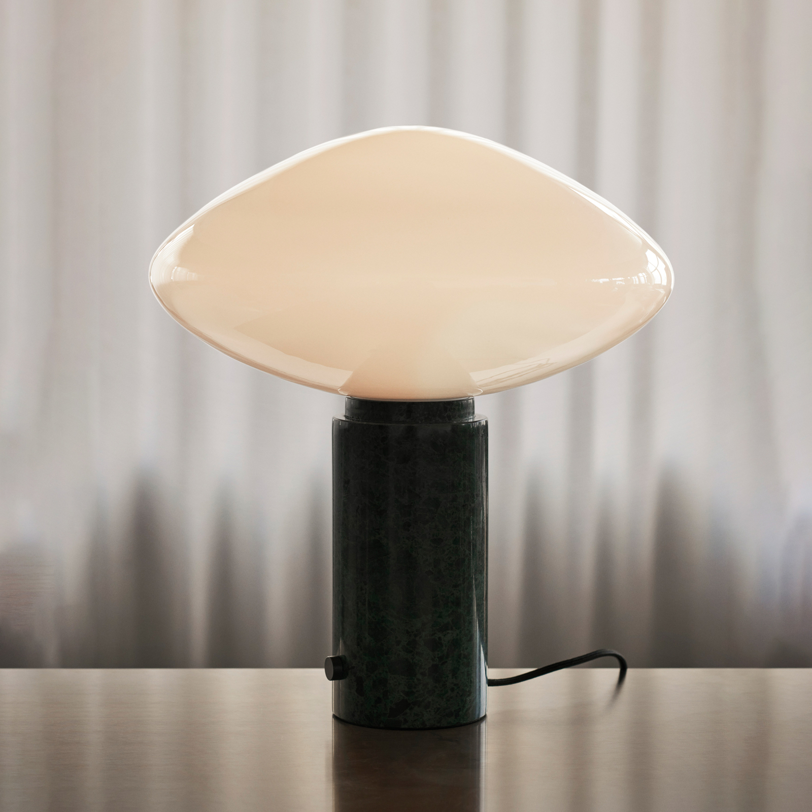 &Tradition Mist AP17 lampada tavolo guate/verde
