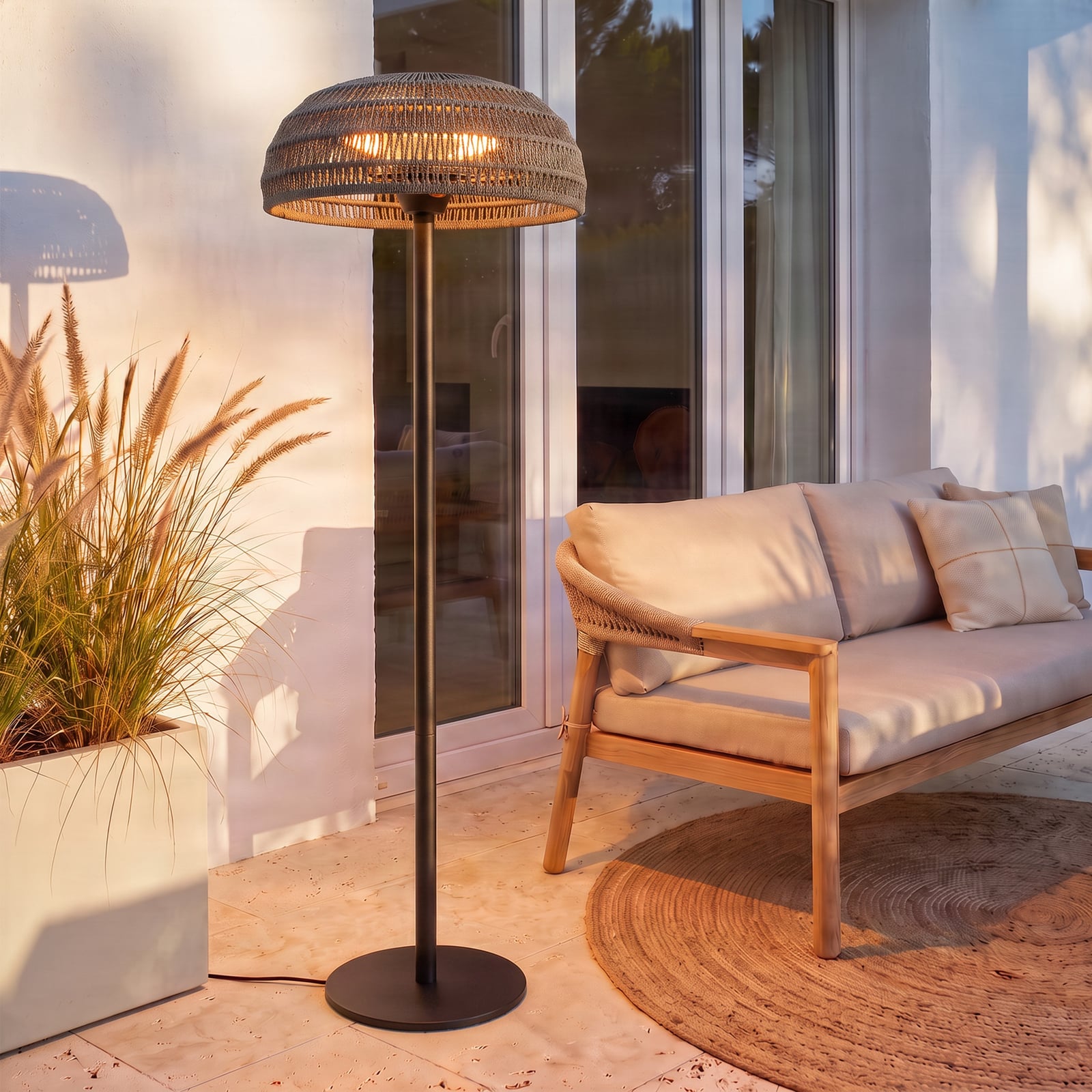 Radiateur rayonnant sur pied Calenza, noir, 200 cm, 3 niveaux, IP44 - Lucande