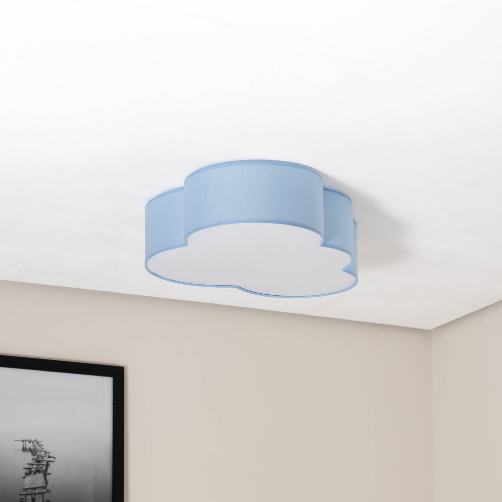 Lampa sufitowa Cloud, niebieska, długość 63 cm, tekstylna, chmurka, E27