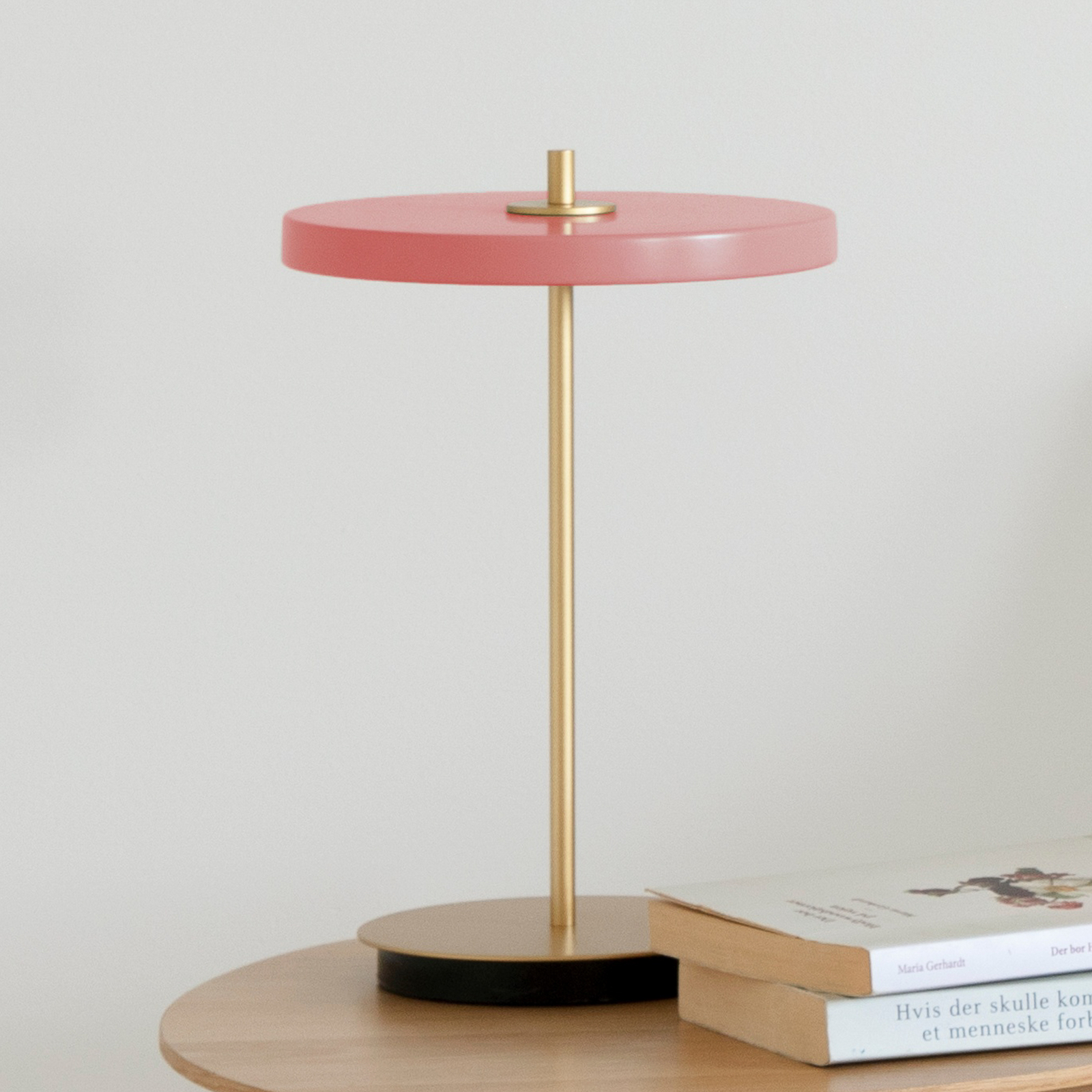 Asteria Move LED rechargeable table lamp, rose gold/brass, 31 cm - UMAGE