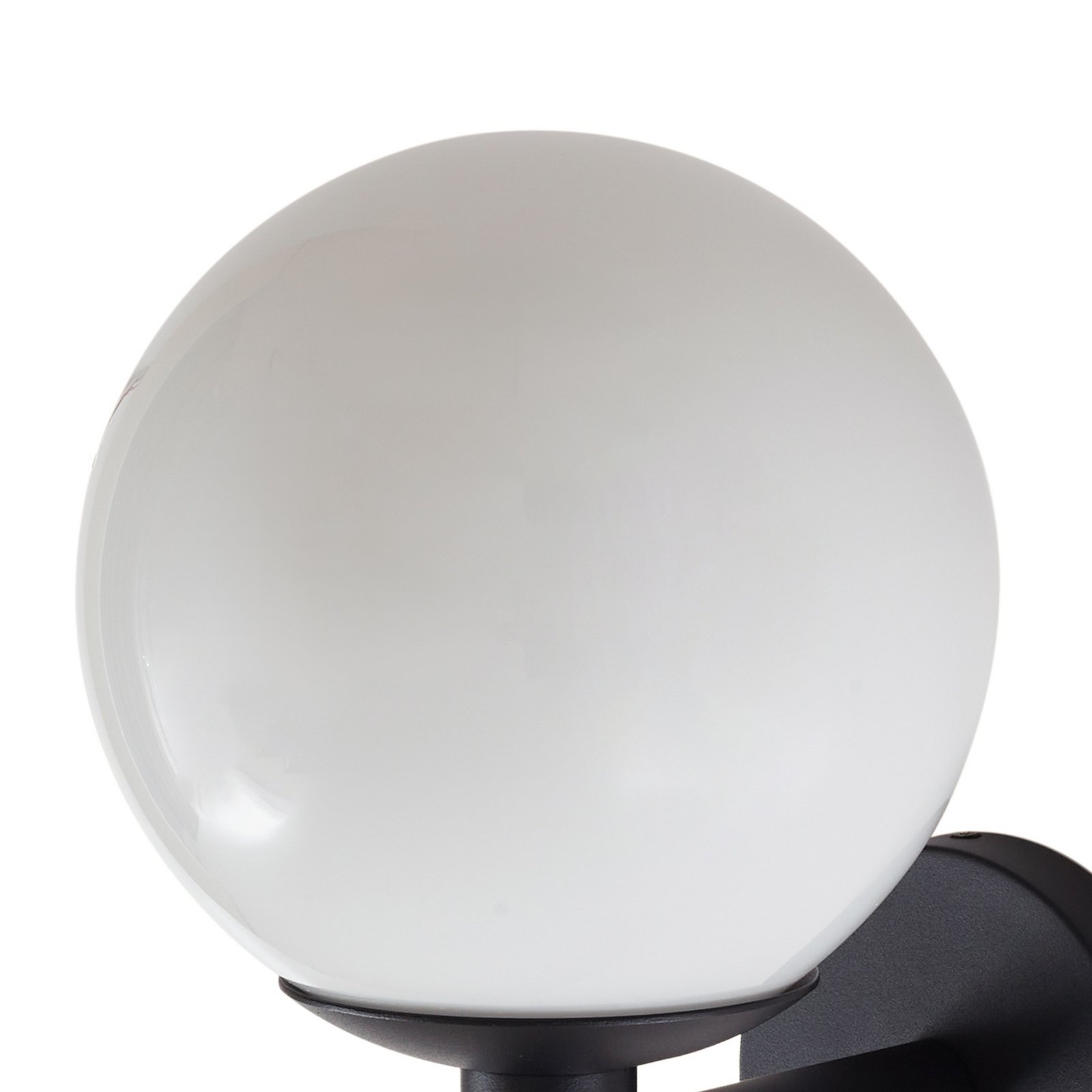 Dangan outdoor wall light Ø 20 cm white glass IP44 - Lindby Dangan outdoor wall light Ø 20 cm white glass IP44 - Lindby