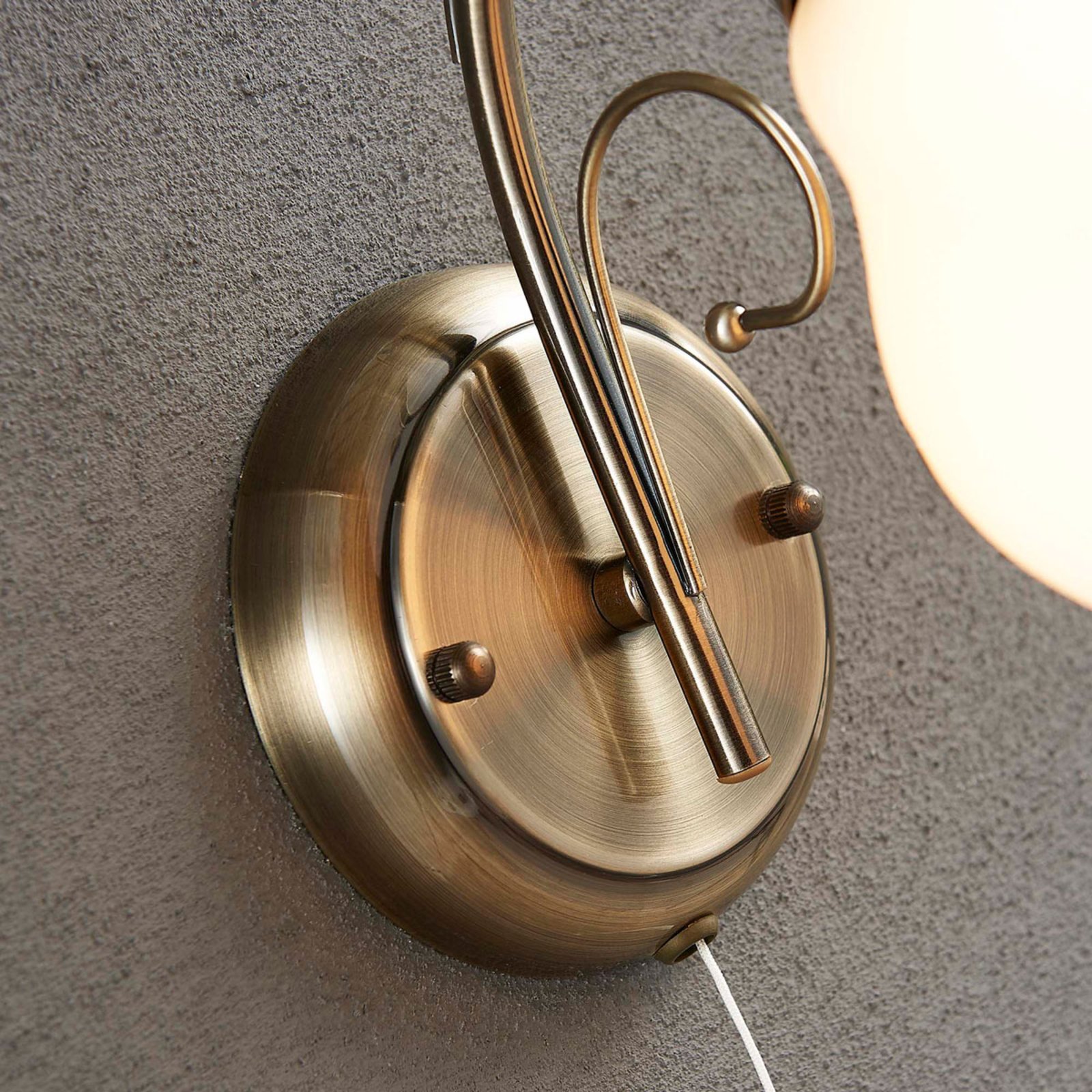 Wall lamp Amedea in a romantic style