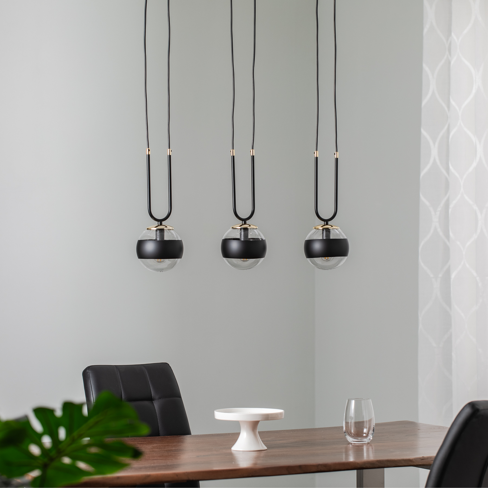 Linear pendant light, black/clear, three-bulb