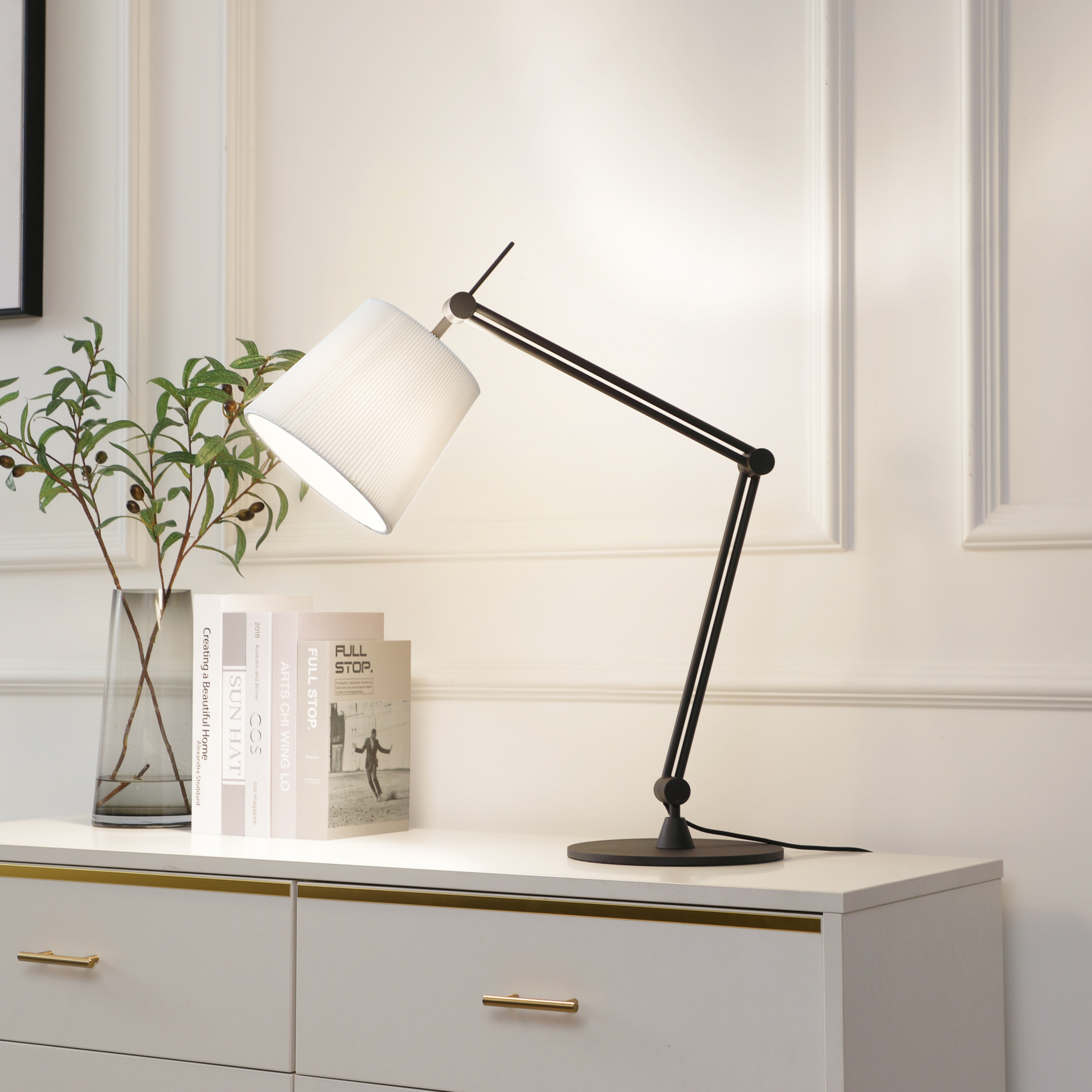 Lampa stołowa Lucande Caelia, czarna, tekstylna, regulowana