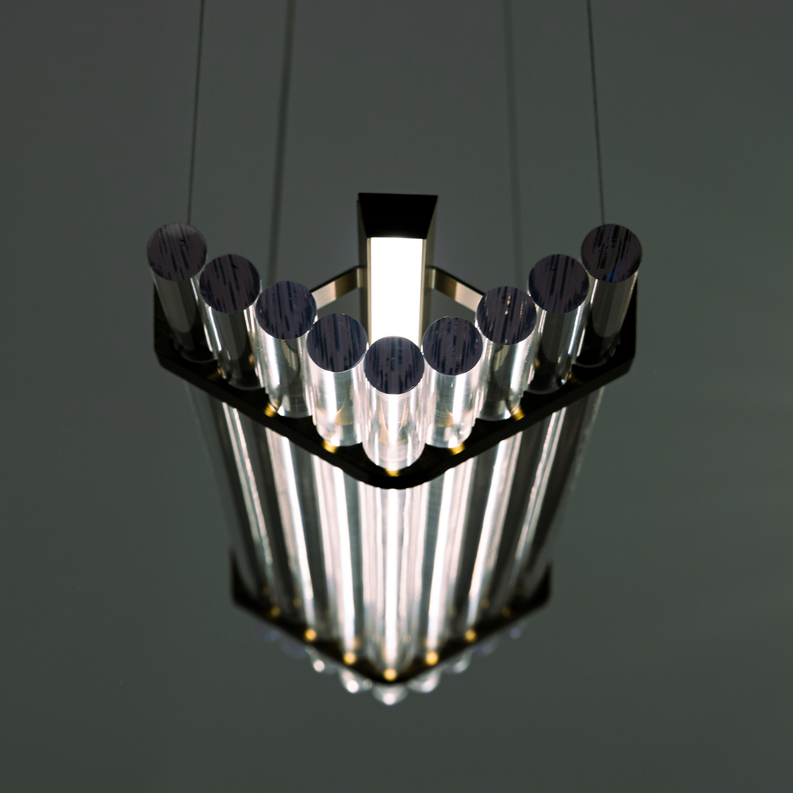 Seagull 9 Pendelleuchte L1200 Bronze - DCW