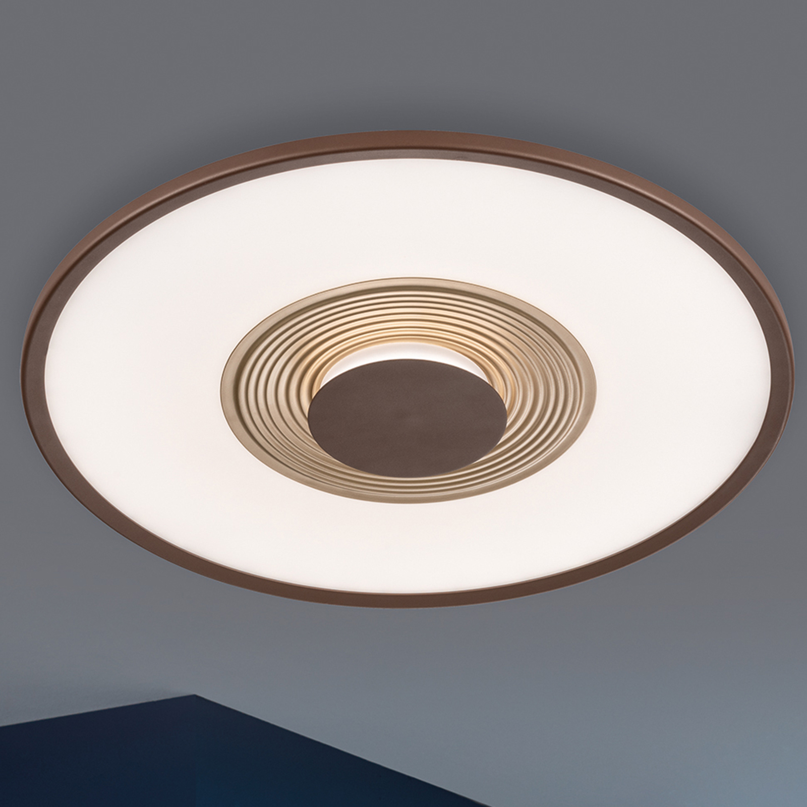Veit CCT LED ceiling lamp with remote control