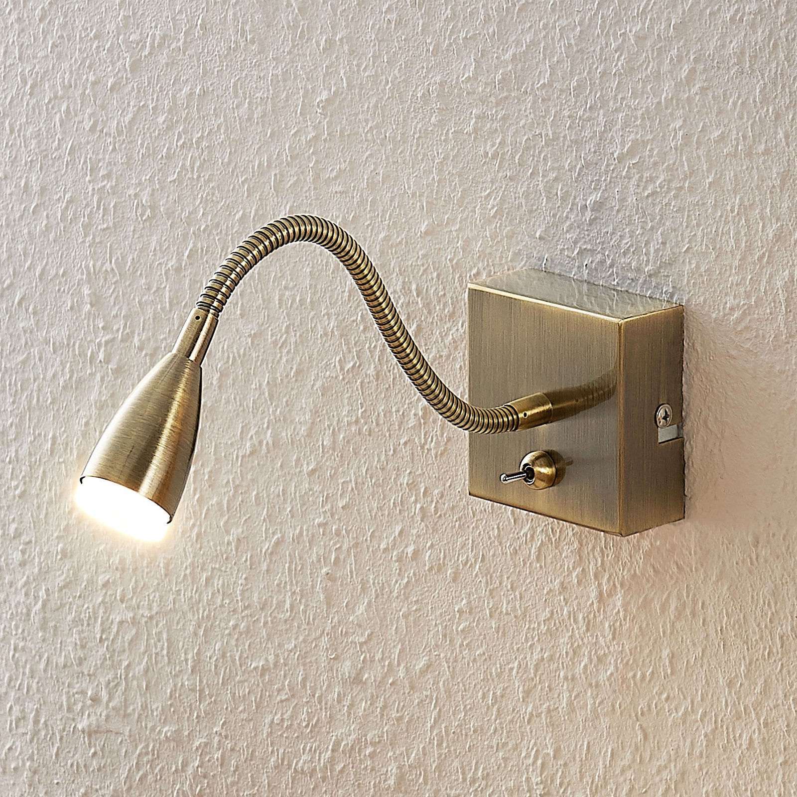 Jolka LED Wandleuchte Brass - Lindby