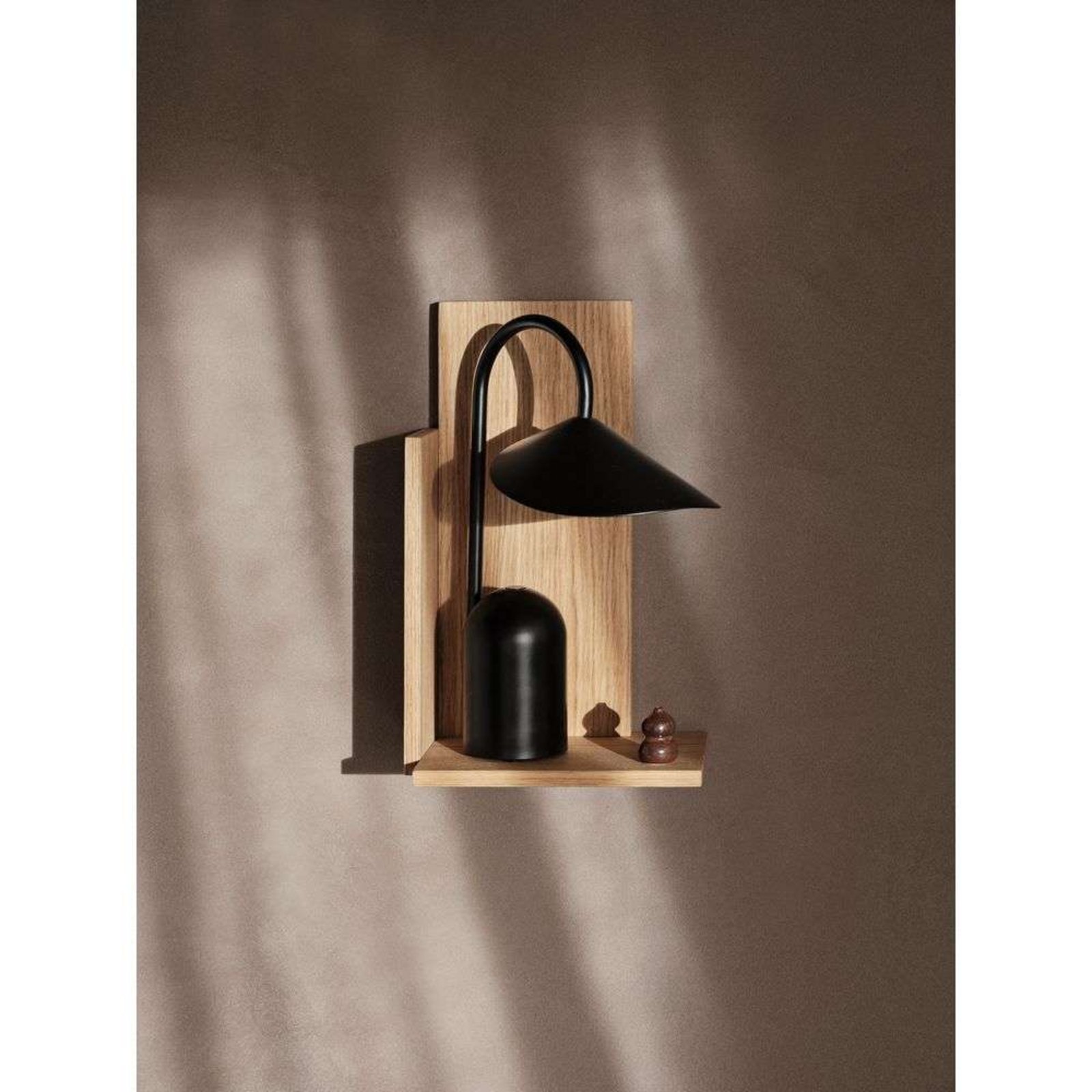 Arum Portable Veioză Black - ferm LIVING