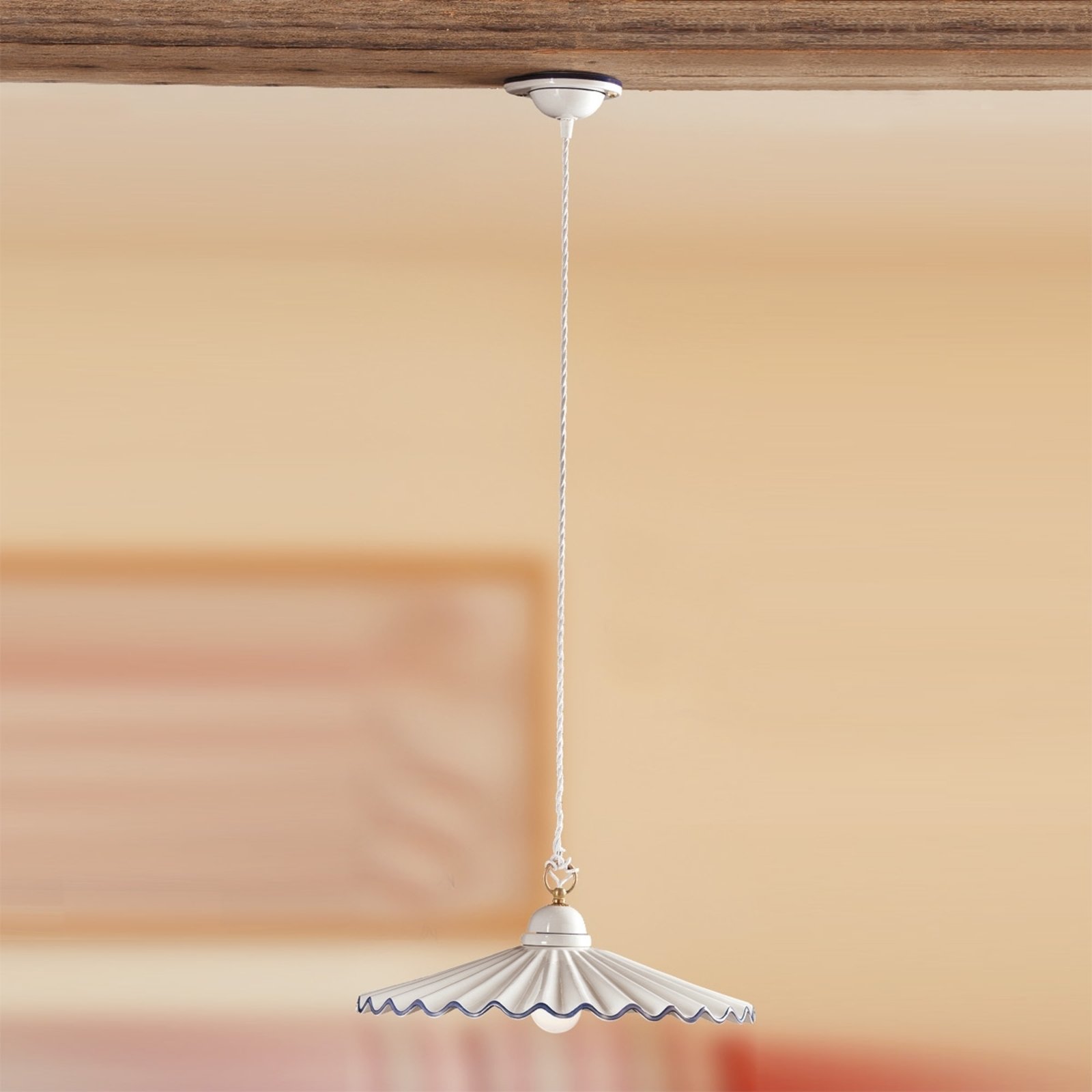 PIEGHE pendant light in a country house style