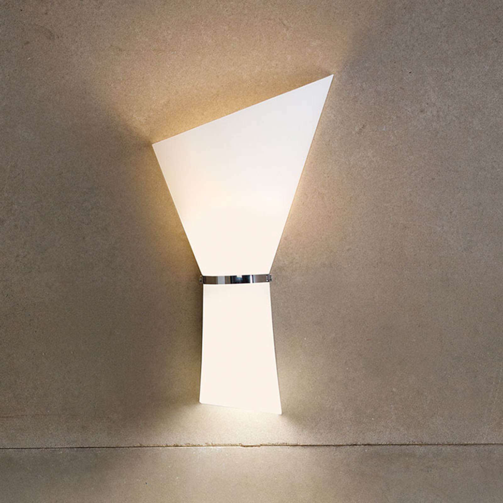 Perla wall lamp, two-bulb, opal/chrome