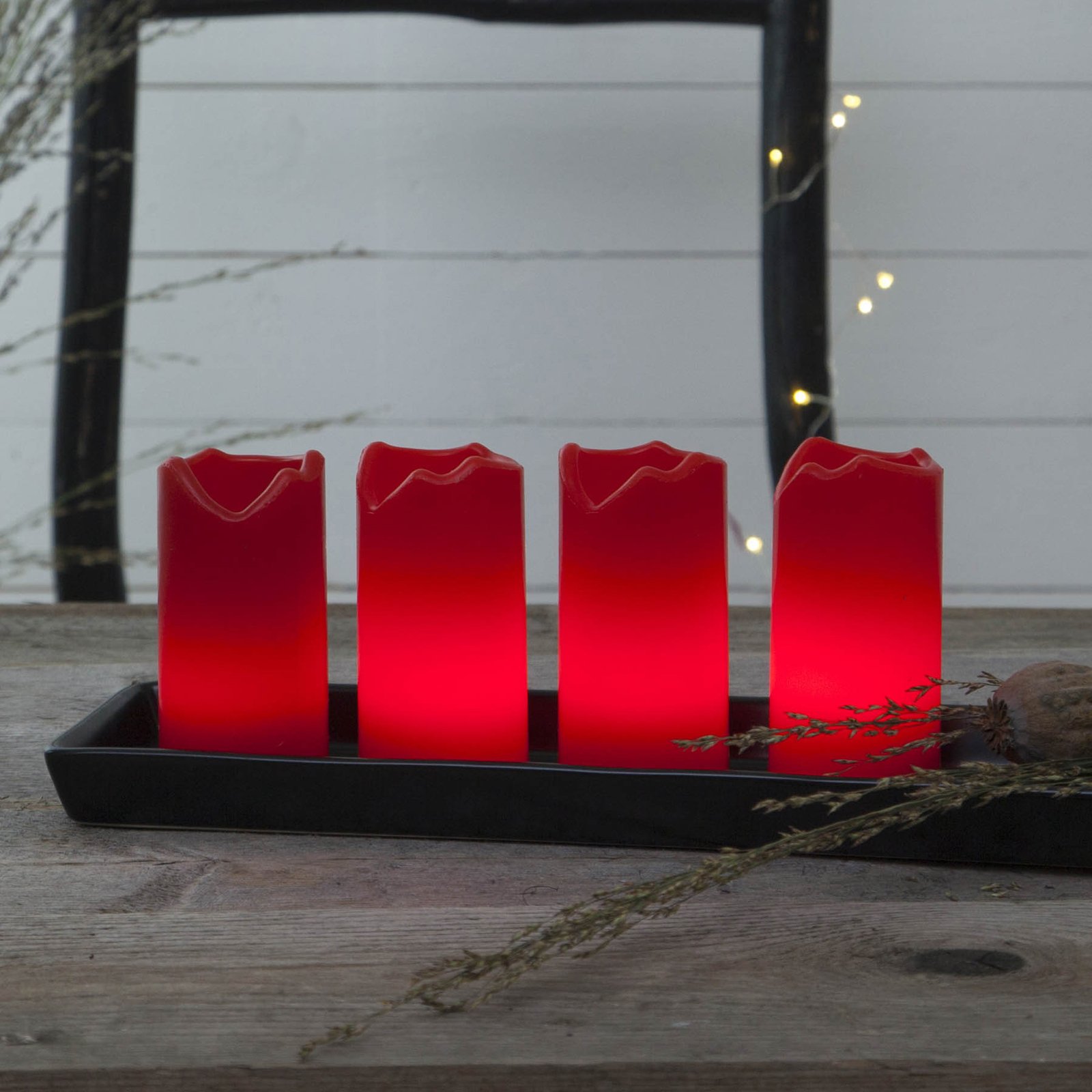 Set of 4 LED candles with a remote, red