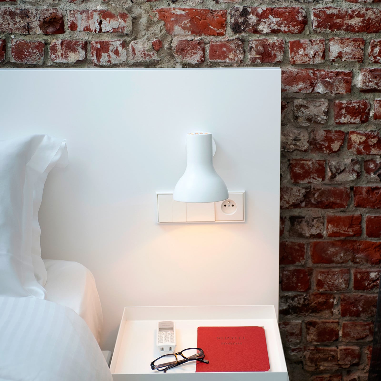 Type 75 Mini væglampe, alpin hvid, afbryder Anglepoise - Soveværelse - Design - Aluminium - Med én lyskilde billede