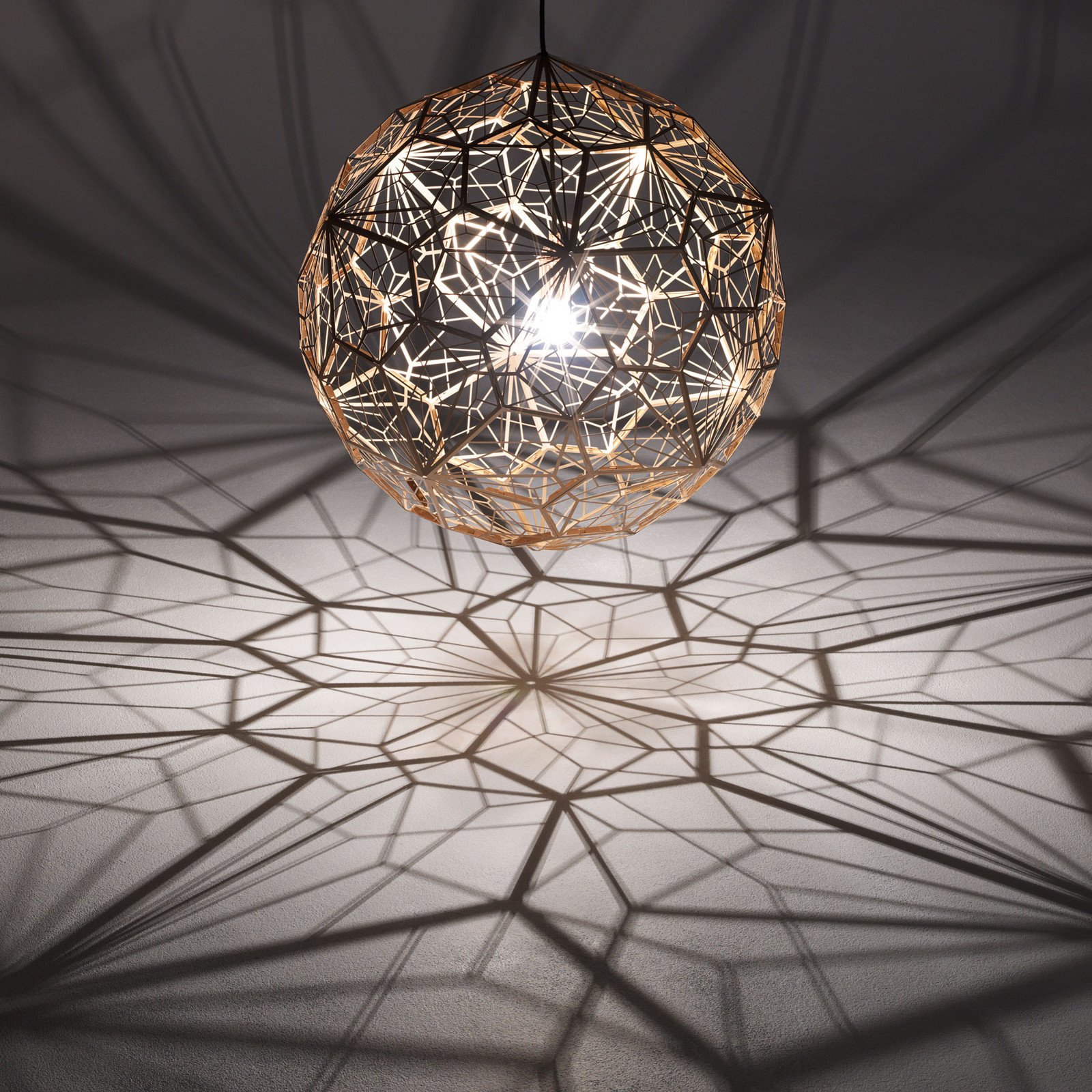 Tom Dixon Etch Web lampă suspendată din alamă - Camera de zi / sufragerie - design - alamă negru (cablu) - Metal