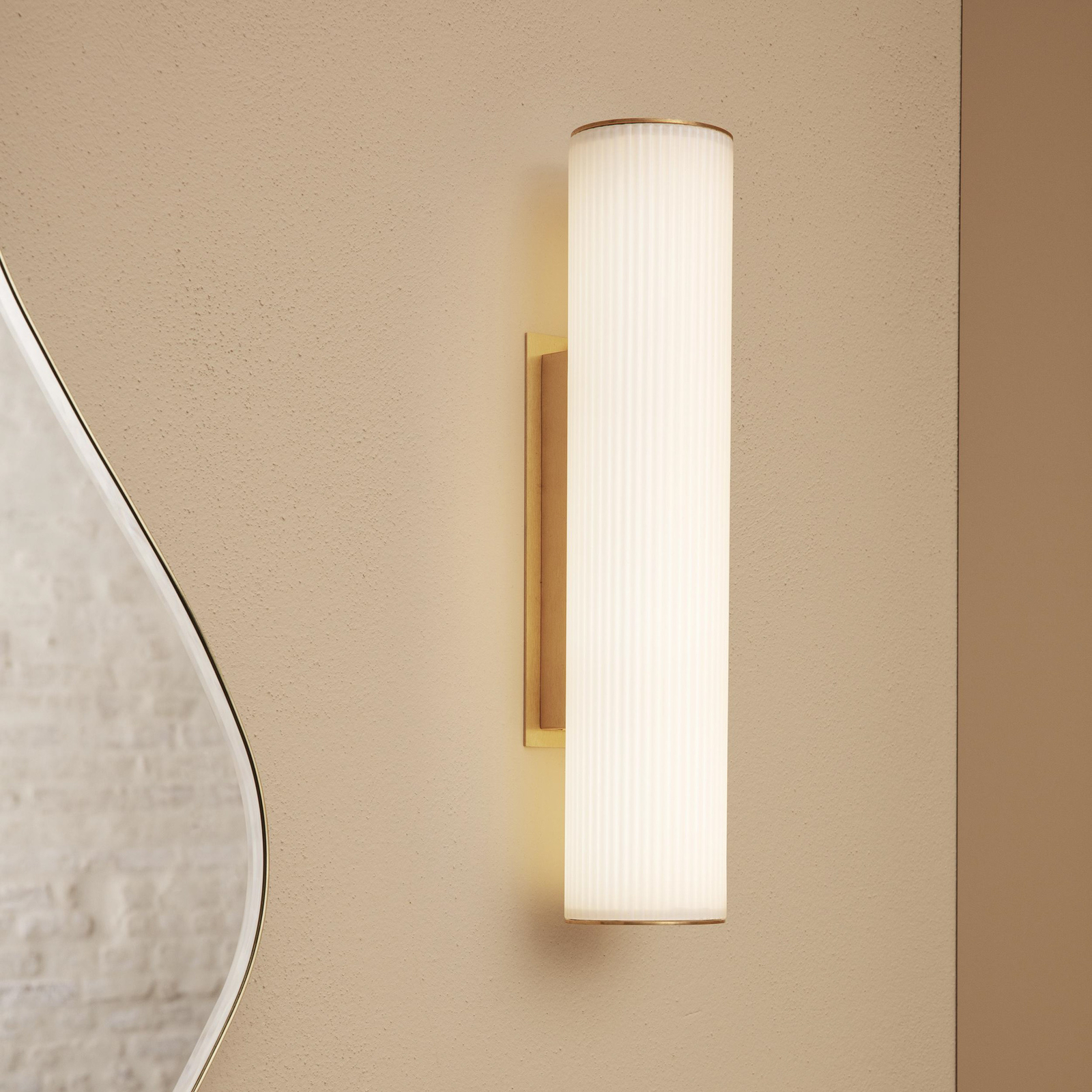 Vuelta Vägglampa 40 White/Brass - Ferm Living