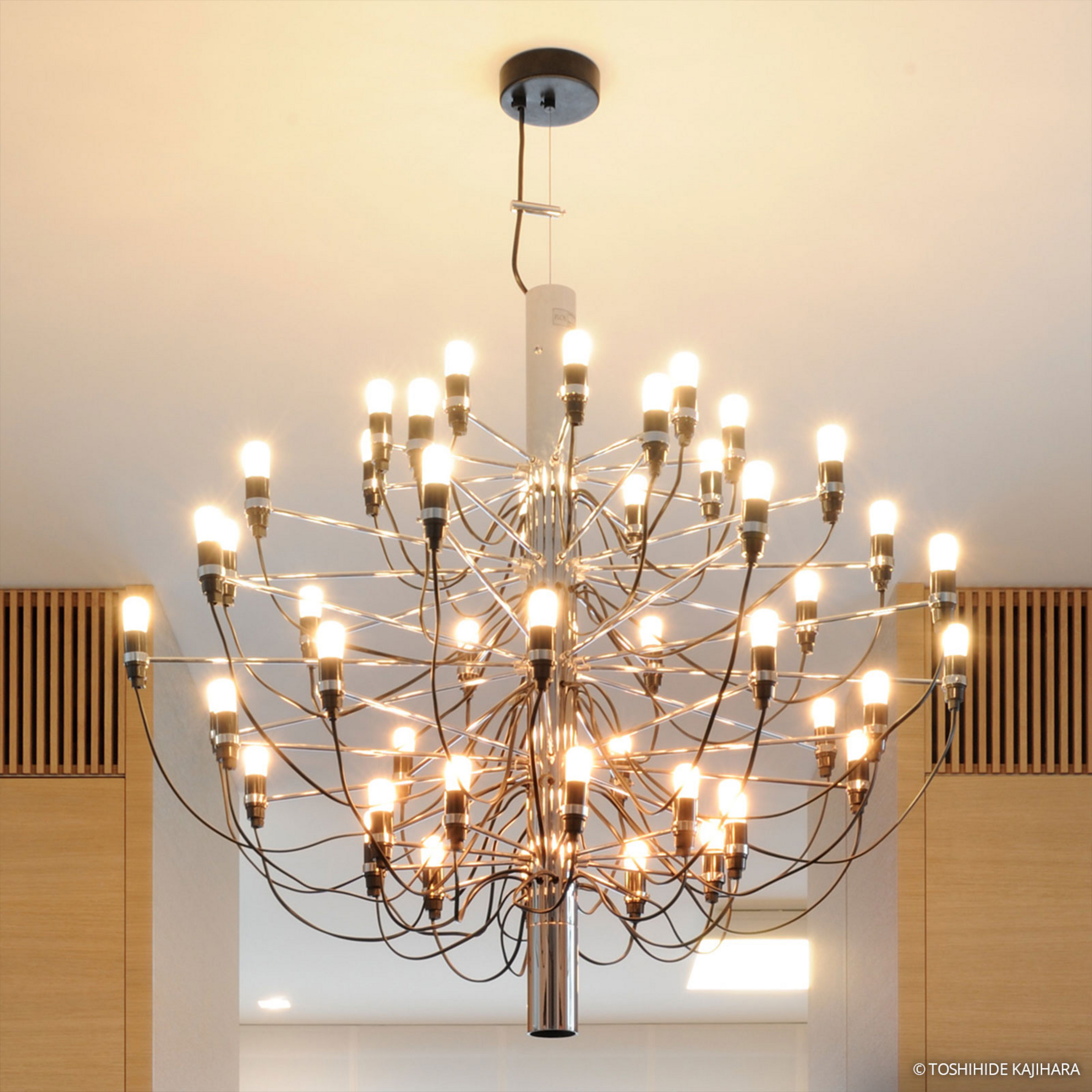 FLOS 2097/30 Lustre à 30 flammes chromé frosted