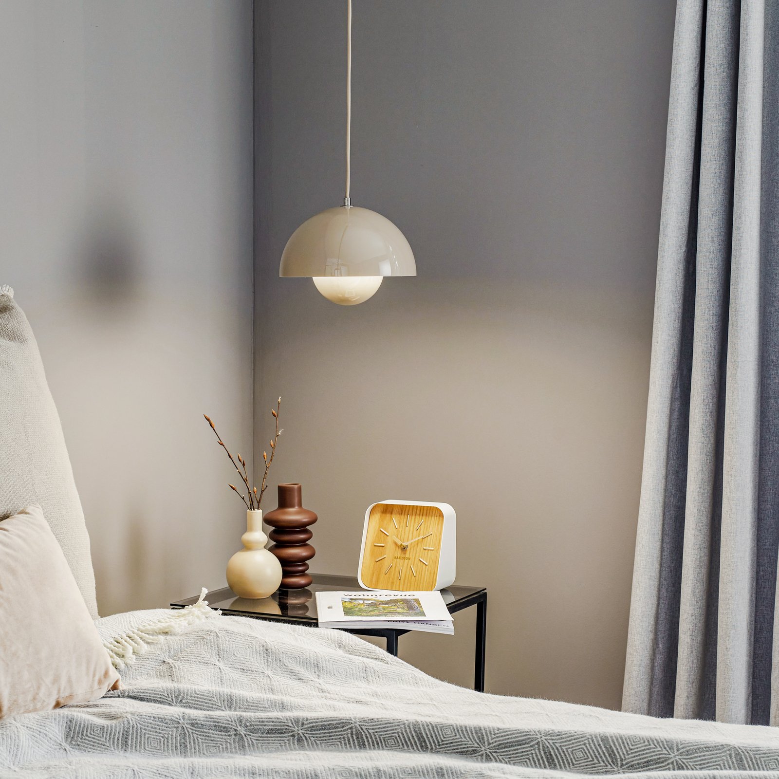 Závesné svietidlo Flowerpot VP1 šedo-béžové - &Tradition