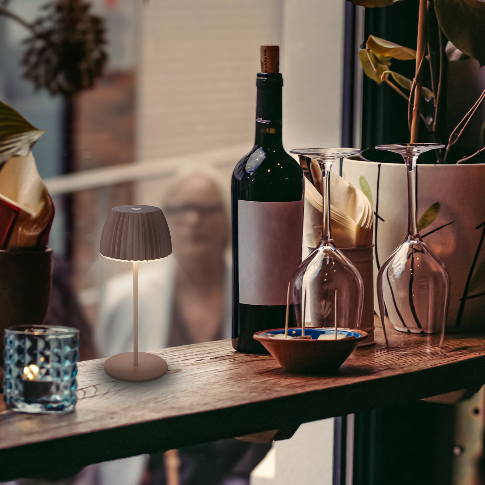 LED акумулаторна настолна лампа Brilo unplugged Riffle, 20 cm, умбрасанд