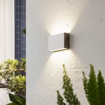 Maya Edelstahl LED-Außenwandleuchte aus
