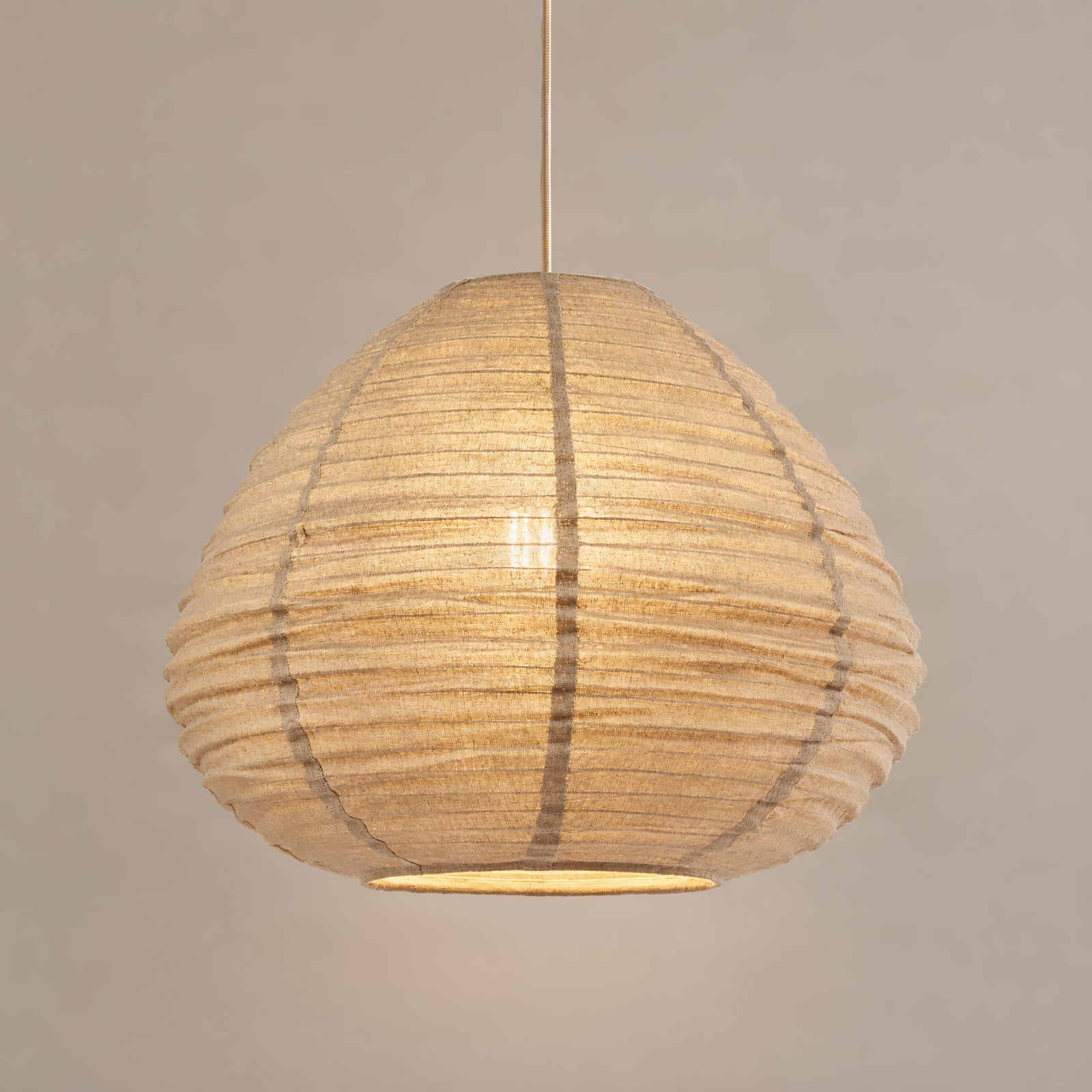 Suspension Lindby « Autumn », taupe, Ø 40 cm, lin, forme de goutte